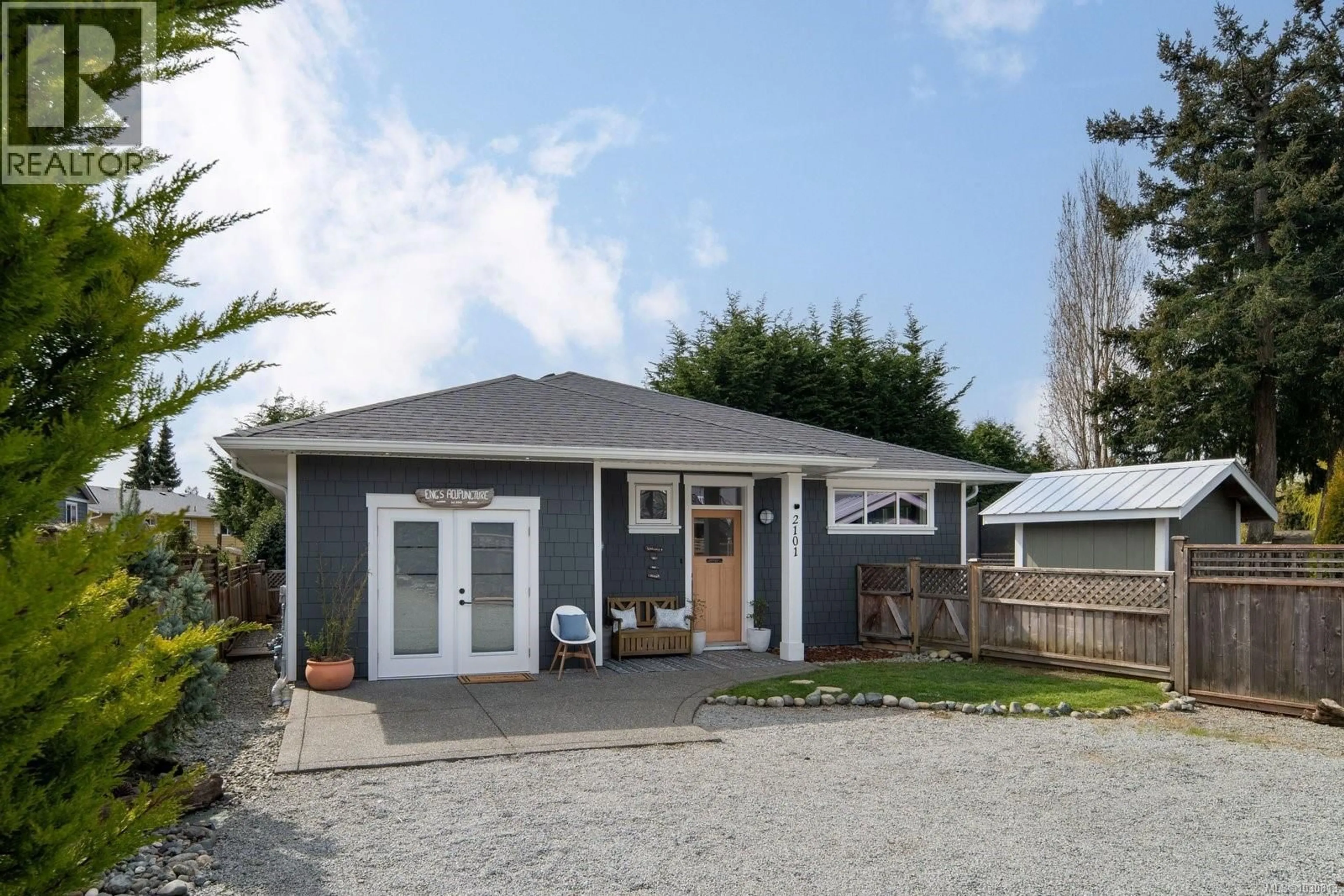 Home with vinyl exterior material, street for 2101 WEILER AVENUE WEST, Sidney British Columbia V8L1R3