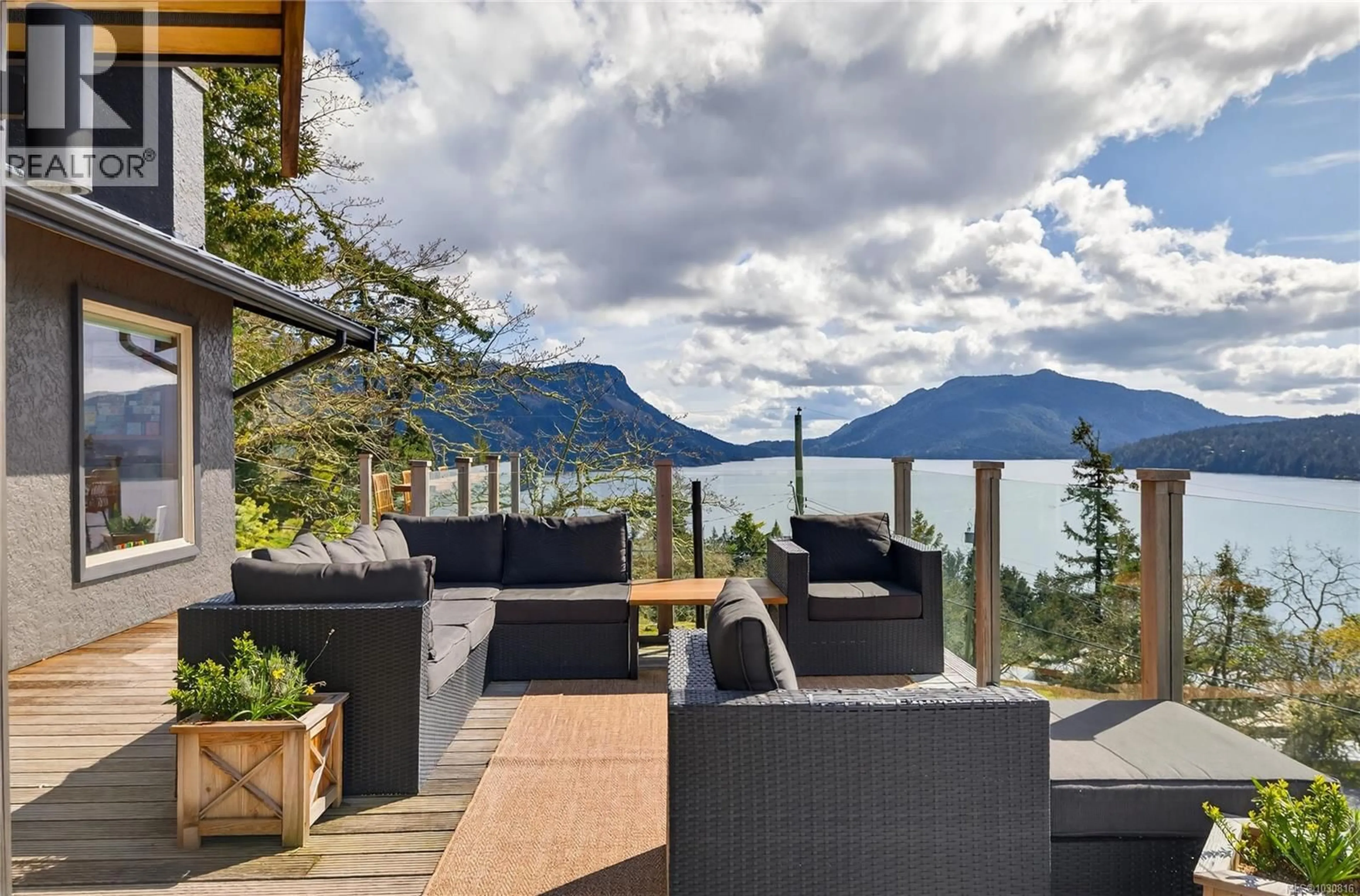 Patio, water/lake/river/ocean view for 543 BAYVIEW PLACE, Duncan British Columbia V9L5X7