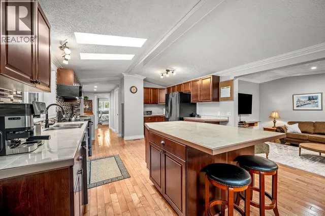 1941 BURDYNY ROAD, Comox 3