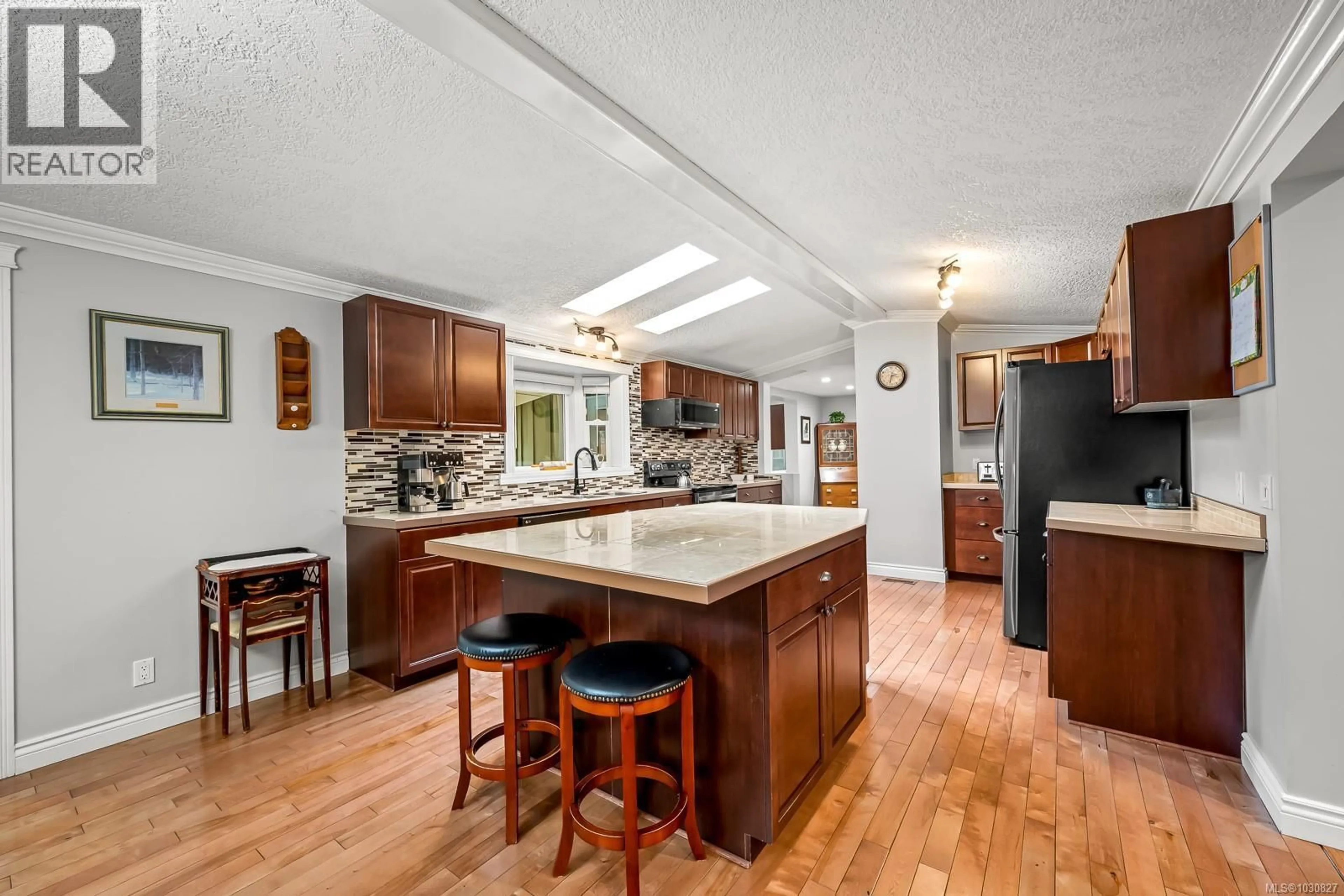 Open concept kitchen, ceramic/tile floor for 1941 BURDYNY ROAD, Comox British Columbia V9M3Z9