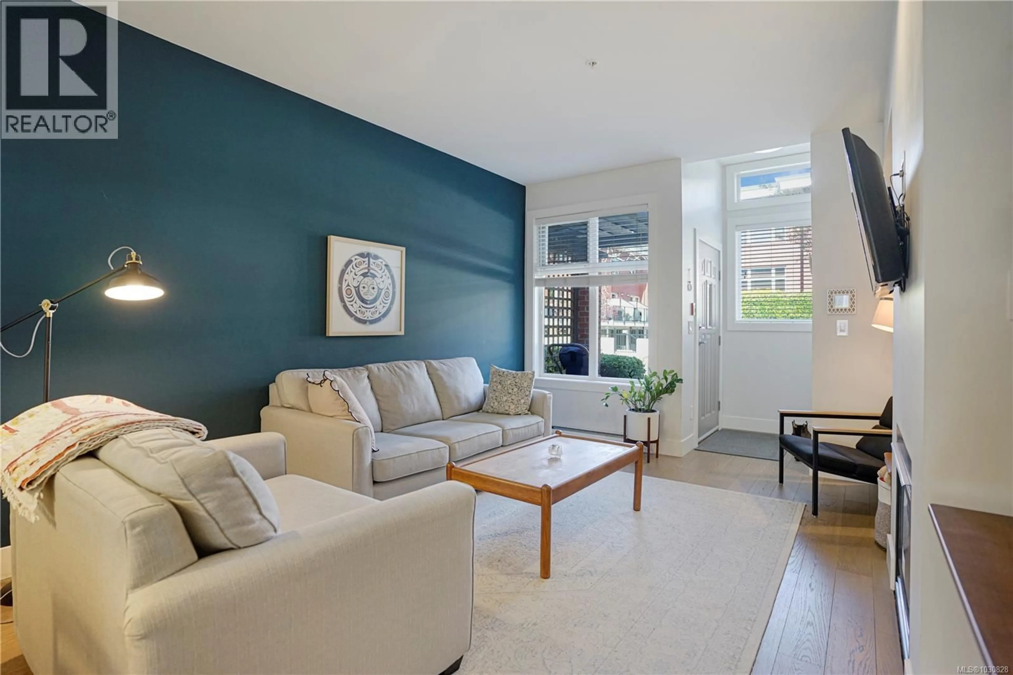 Living room with furniture, unknown for 21 - 60 DALLAS ROAD, Victoria British Columbia V8V1A2