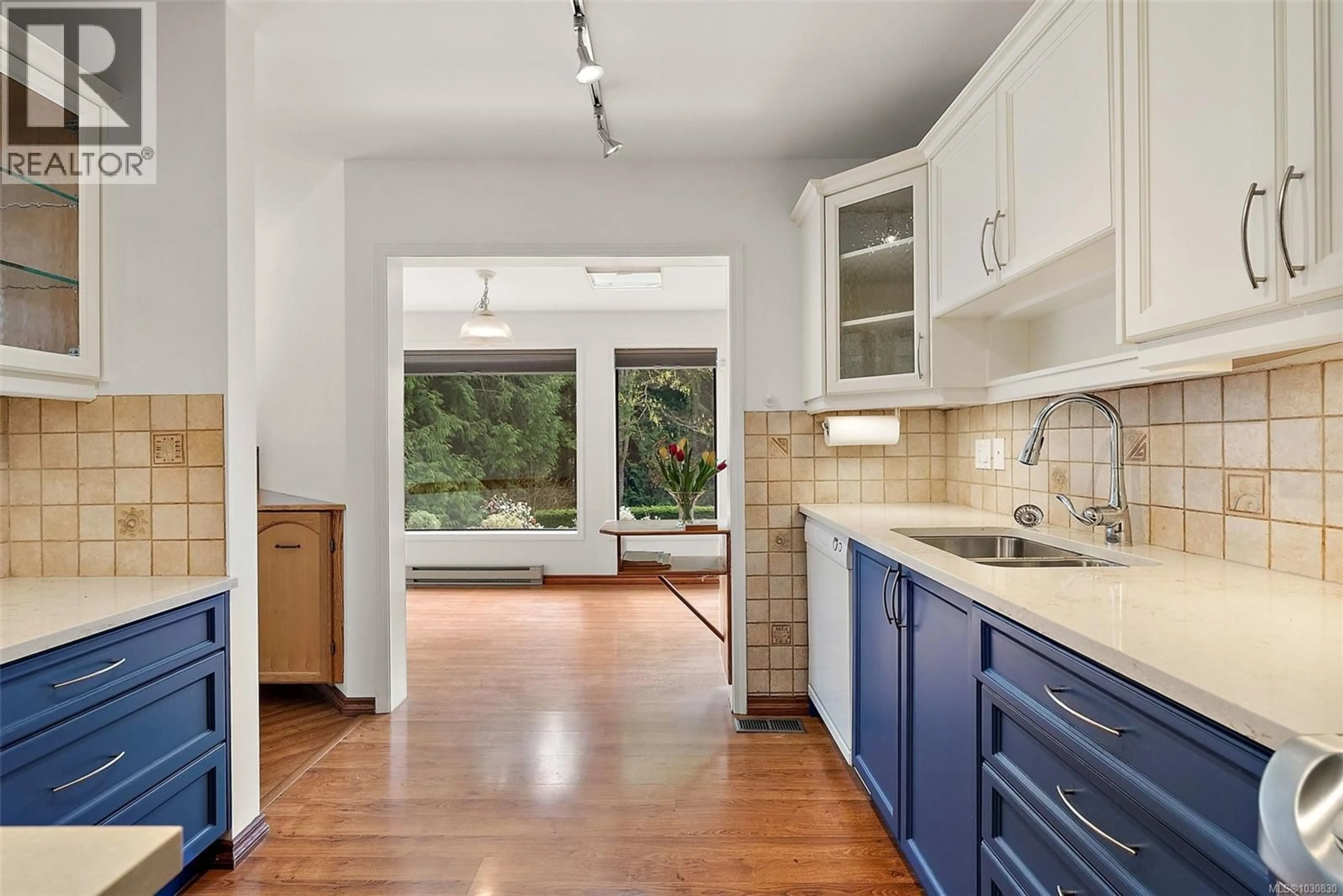 Open concept kitchen, ceramic/tile floor for 17 - 1255 WAIN ROAD, North Saanich British Columbia V8L4R4