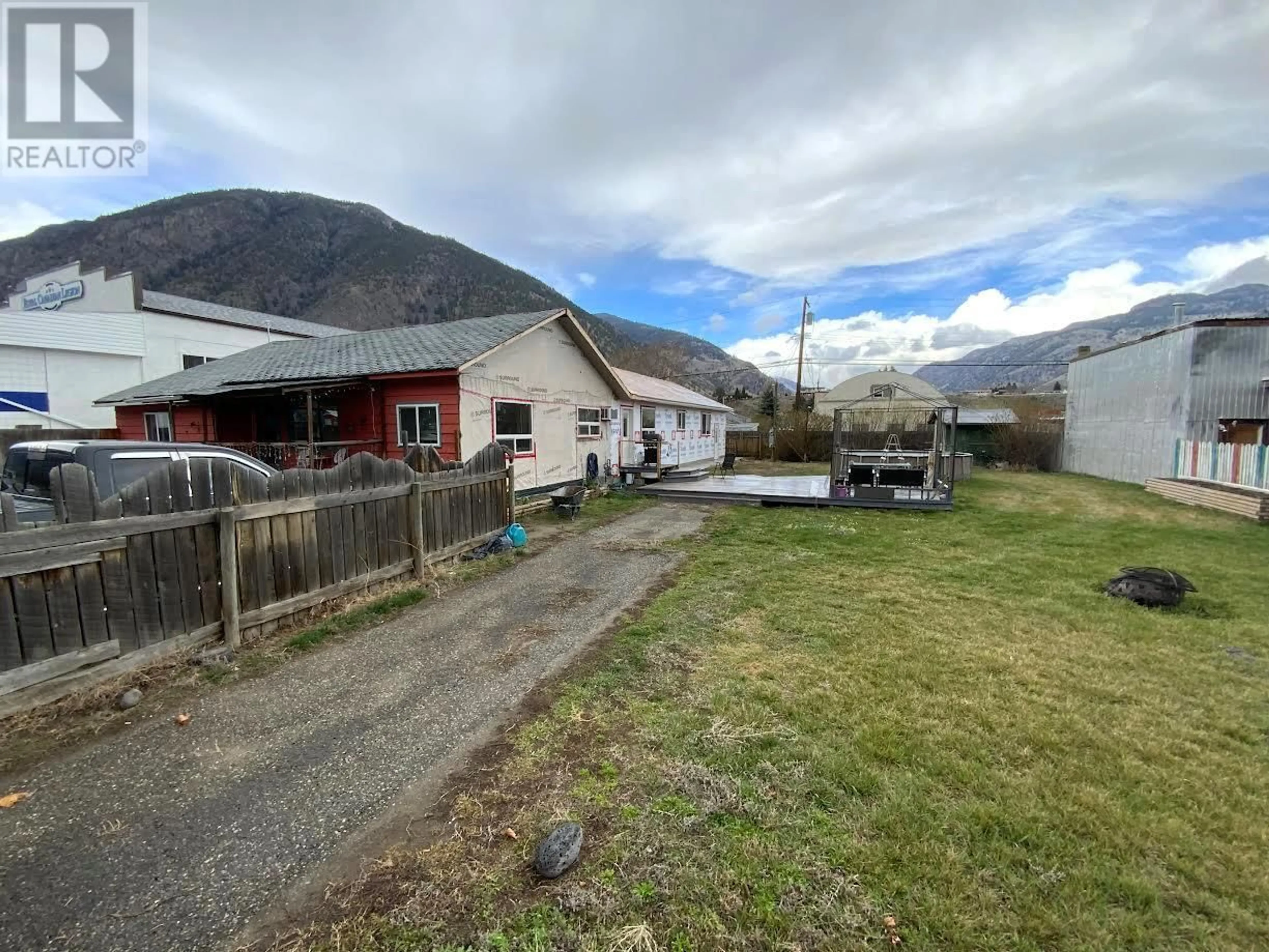 Frontside or backside of a home for 516 VETERANS Avenue, Keremeos British Columbia V0X1N0