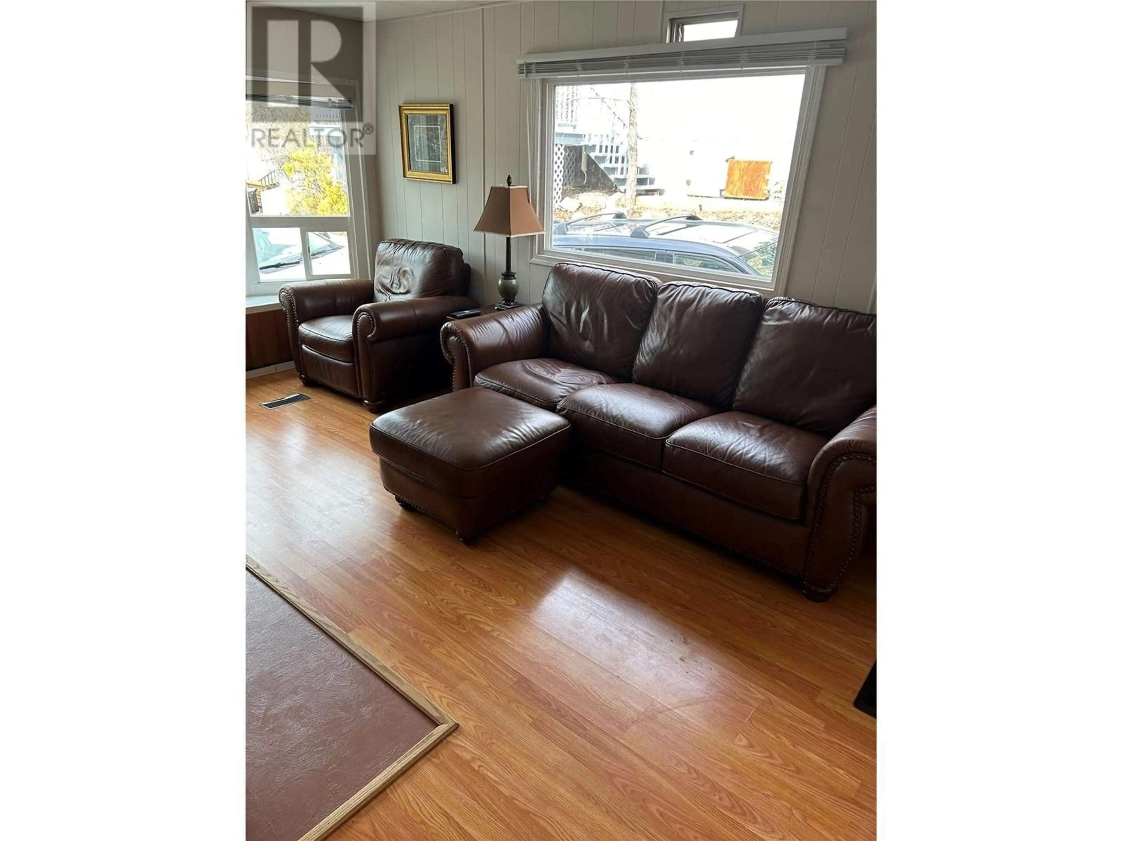 Living room, wood floors for 4505 McLean Creek Road Unit# E43, Okanagan Falls British Columbia V0H1R1