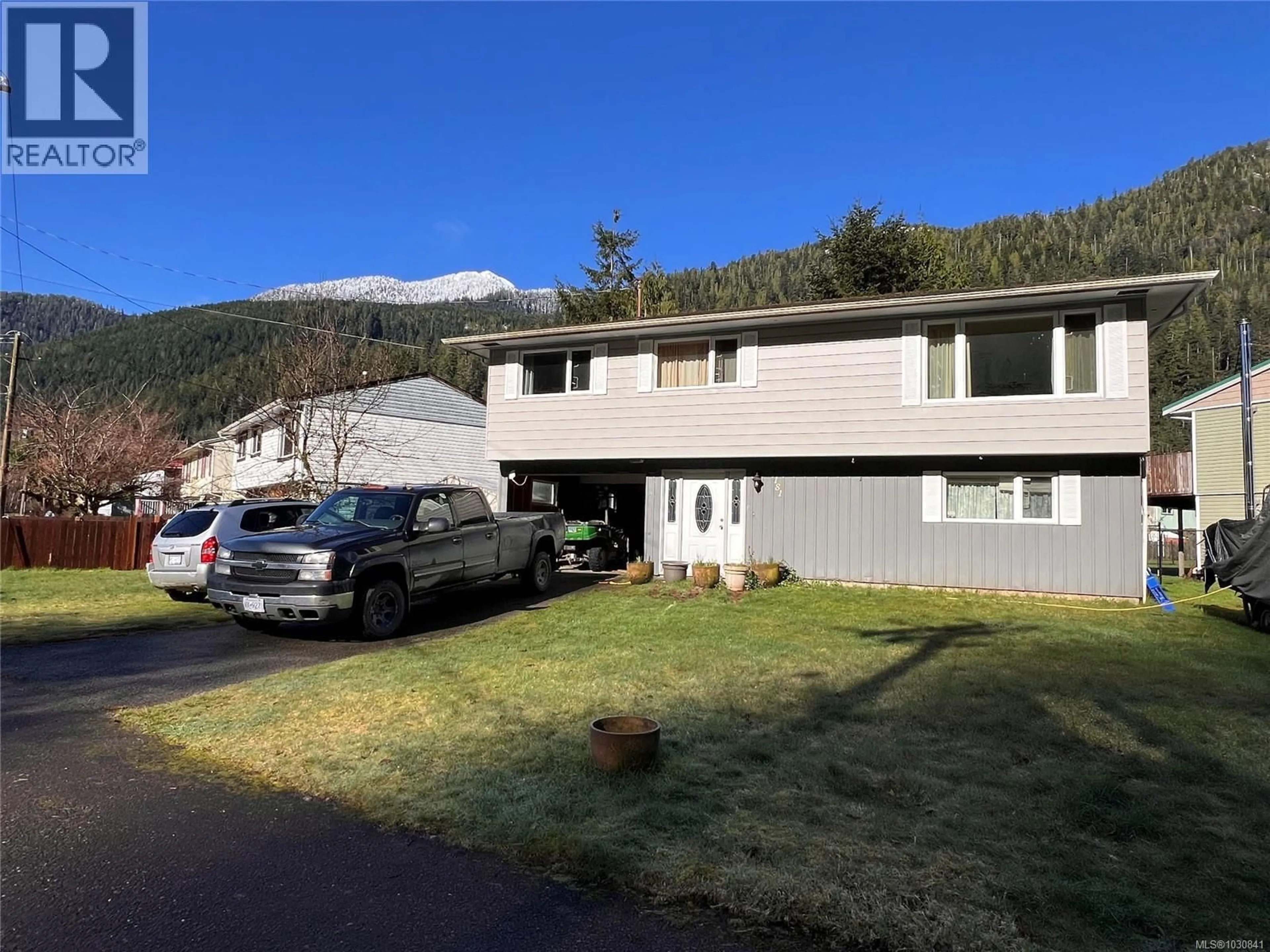 A pic from outside/outdoor area/front of a property/back of a property/a pic from drone, mountain view for 181 BOSTON ROAD, Tahsis British Columbia V0P1X0