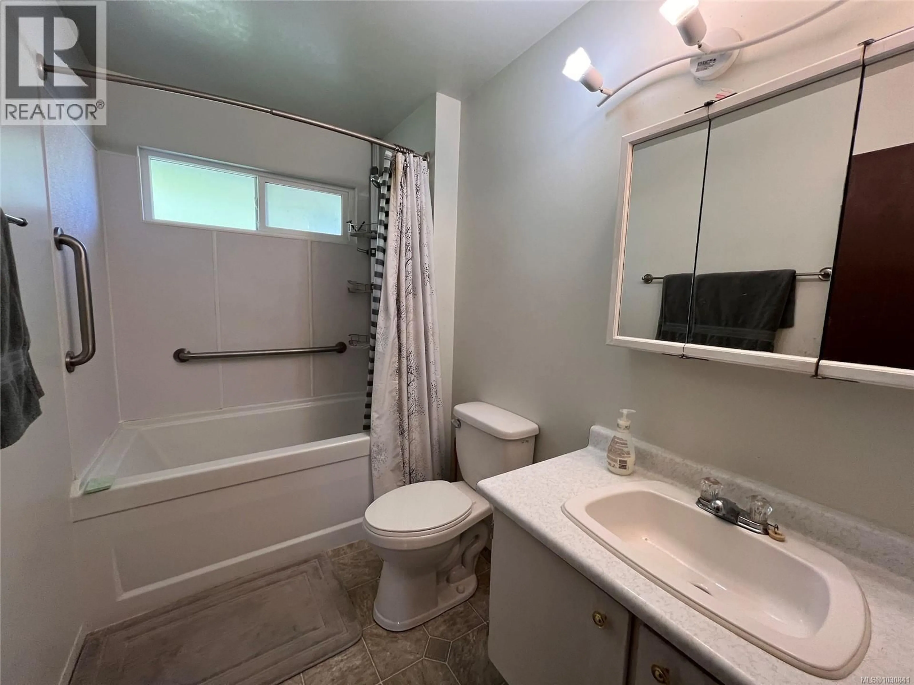 Standard bathroom, unknown for 181 BOSTON ROAD, Tahsis British Columbia V0P1X0