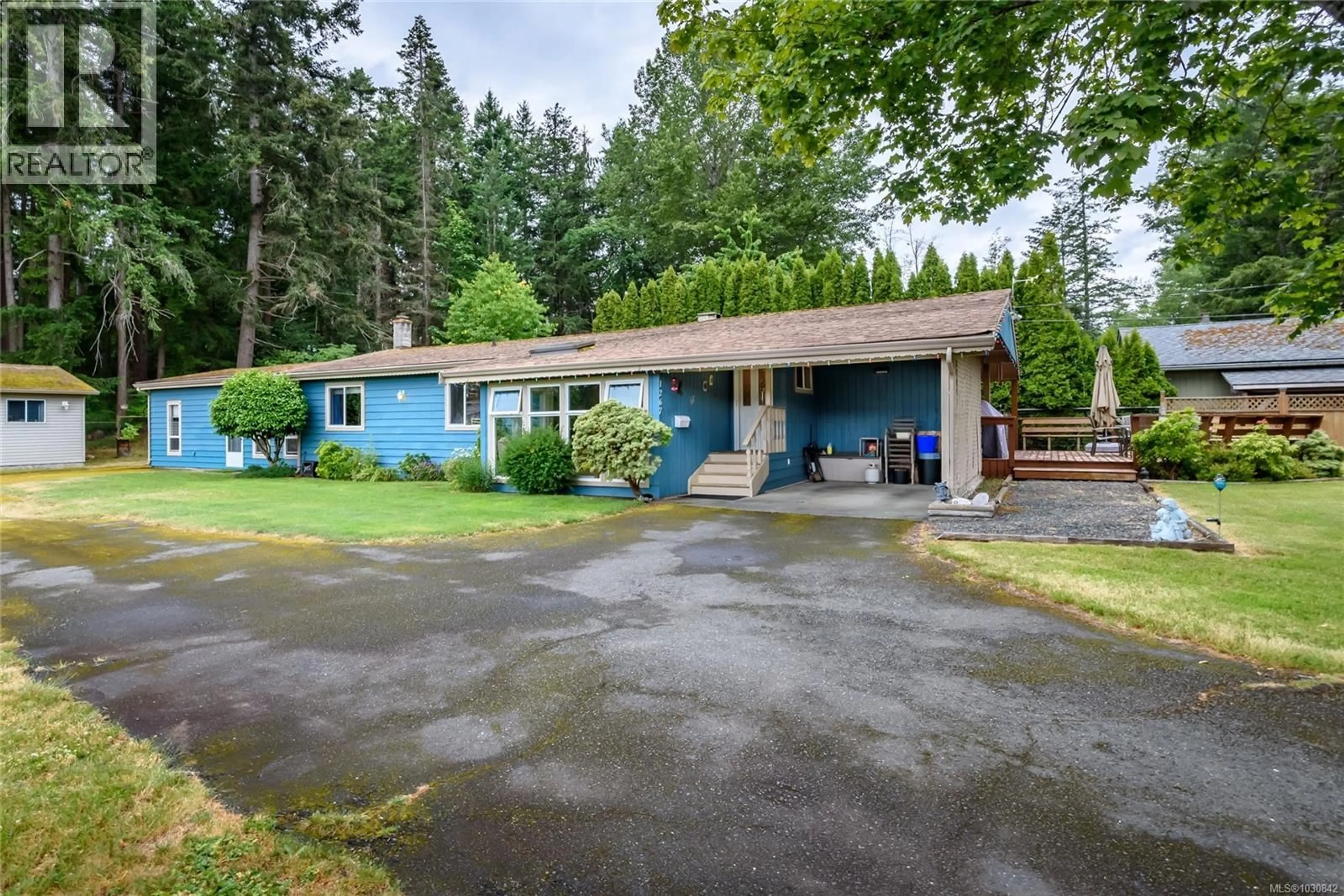 A pic from outside/outdoor area/front of a property/back of a property/a pic from drone, street for 1267 DON ROAD, Comox British Columbia V9M4C4