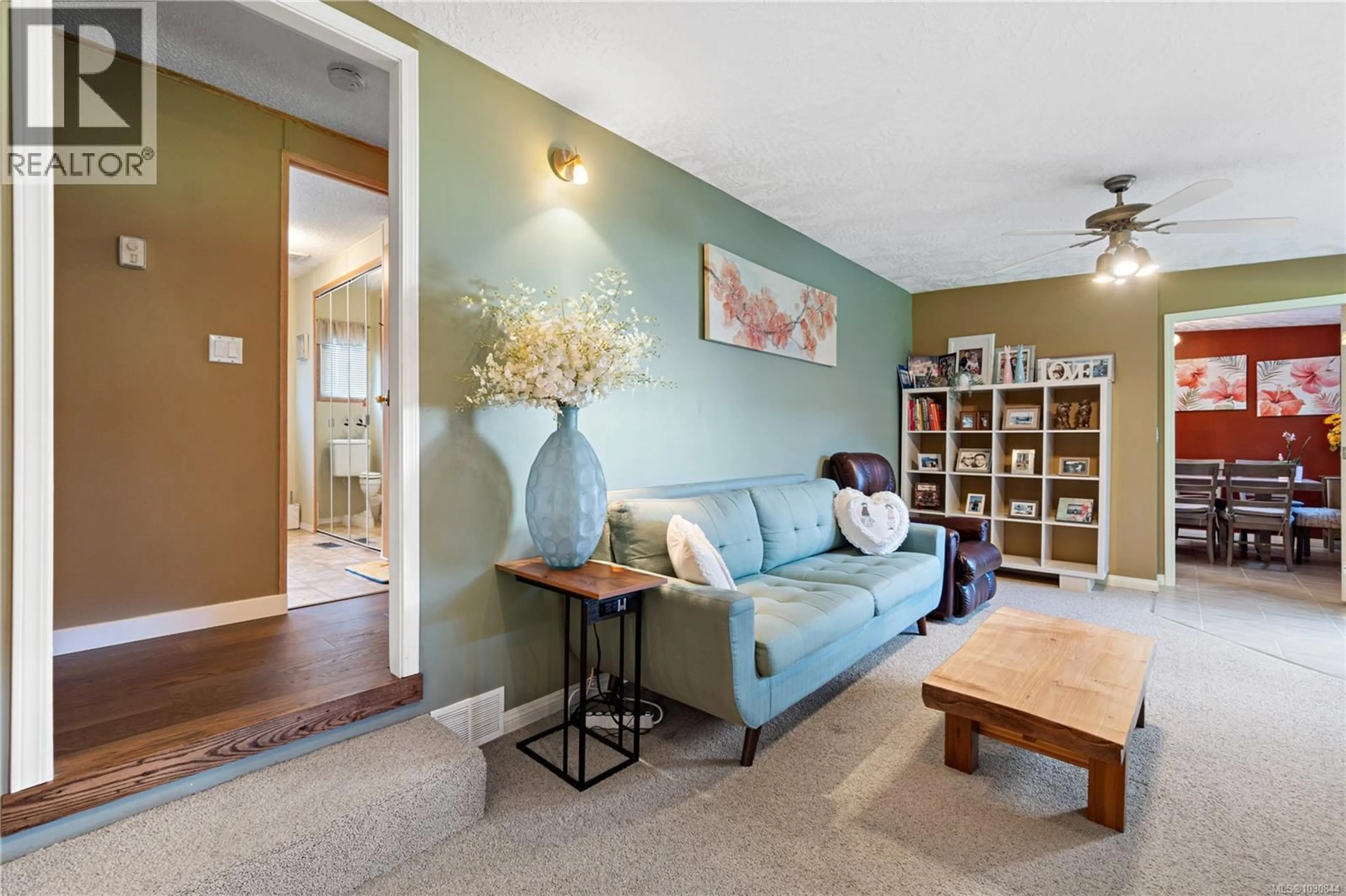 Living room with furniture, unknown for 3812 KING ARTHUR DRIVE, Nanaimo British Columbia V9T6B9