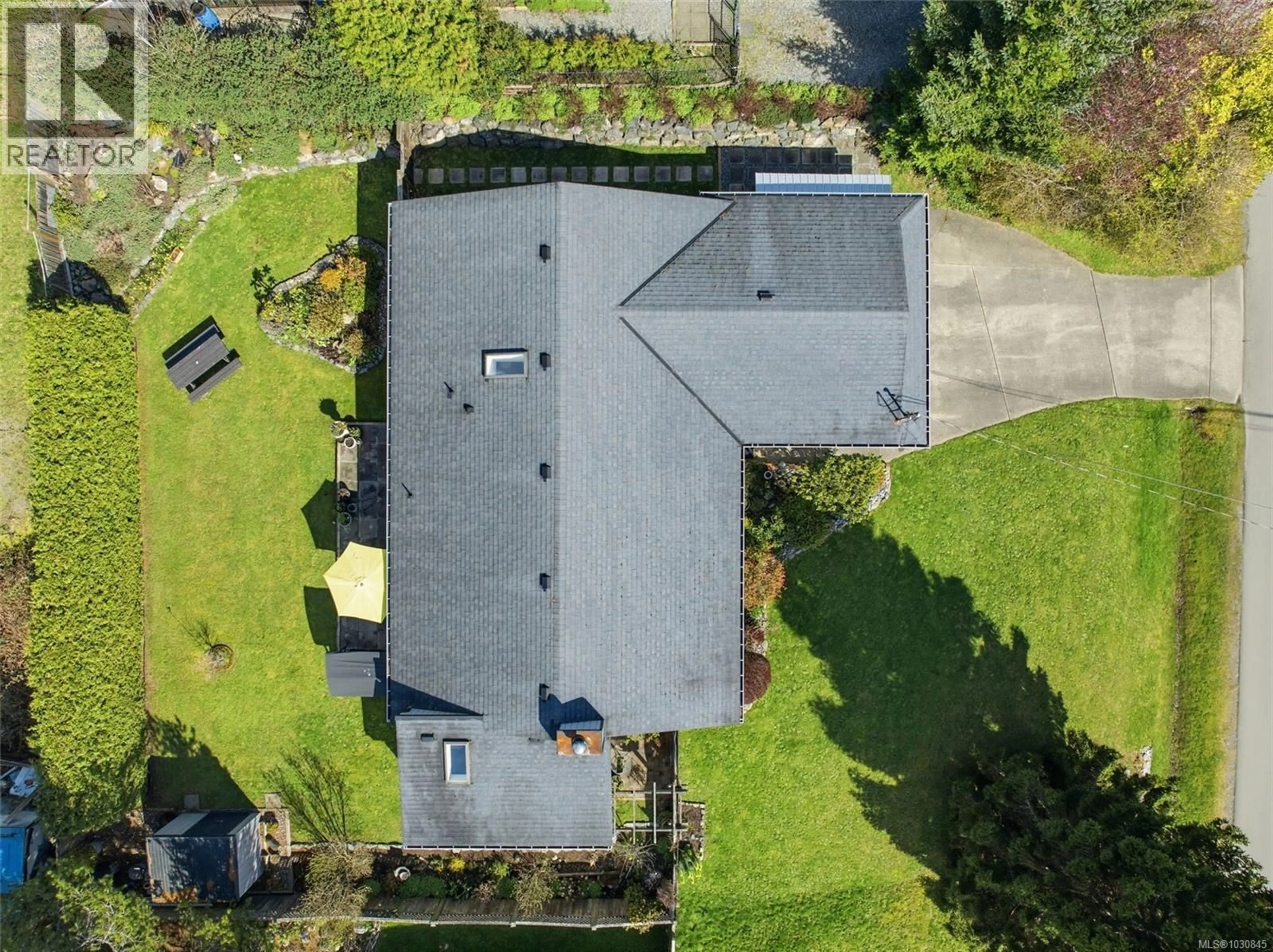A pic from outside/outdoor area/front of a property/back of a property/a pic from drone, street for 6728 EAKIN DRIVE, Sooke British Columbia V9Z0V4