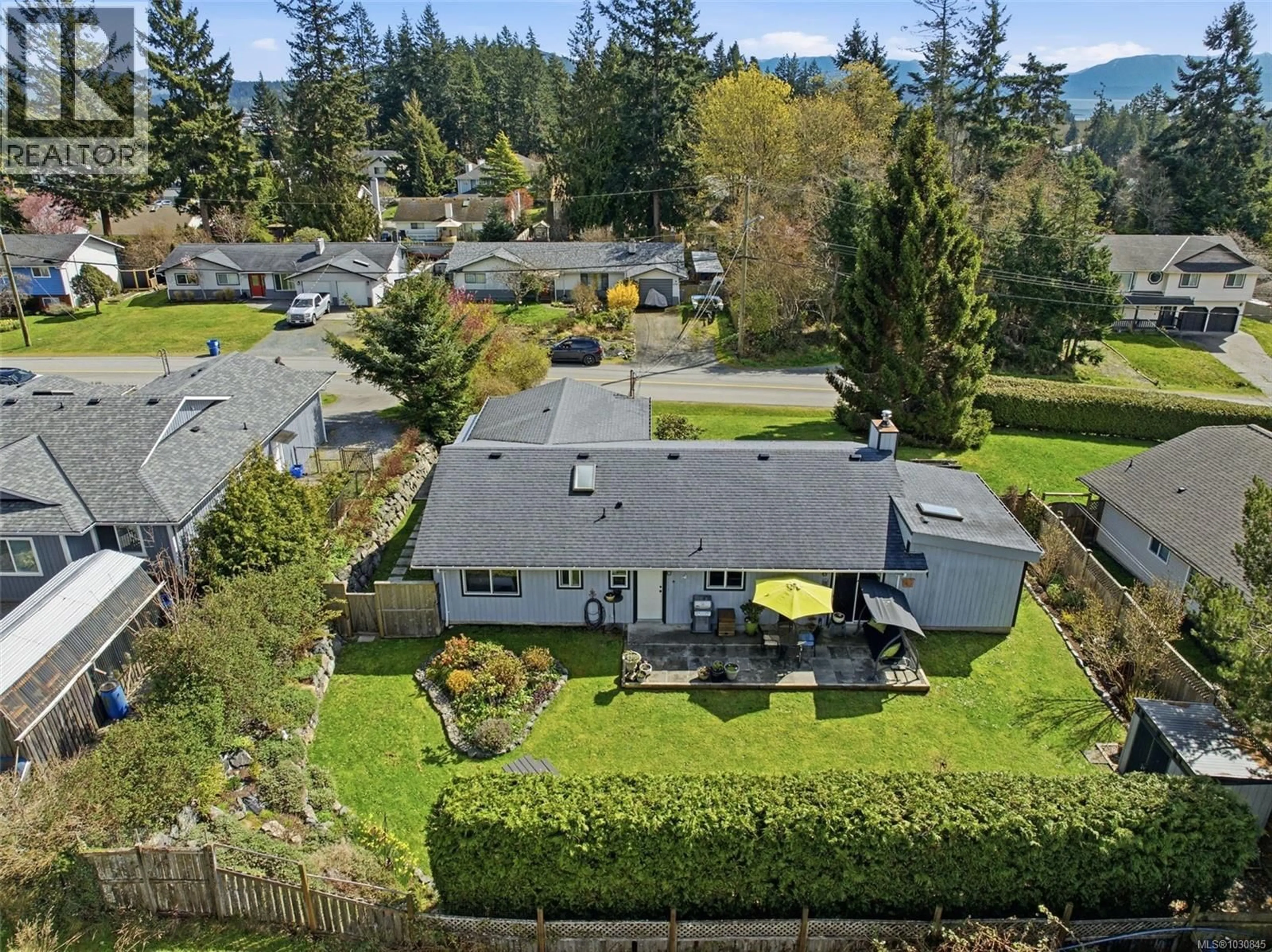 A pic from outside/outdoor area/front of a property/back of a property/a pic from drone, unknown for 6728 EAKIN DRIVE, Sooke British Columbia V9Z0V4