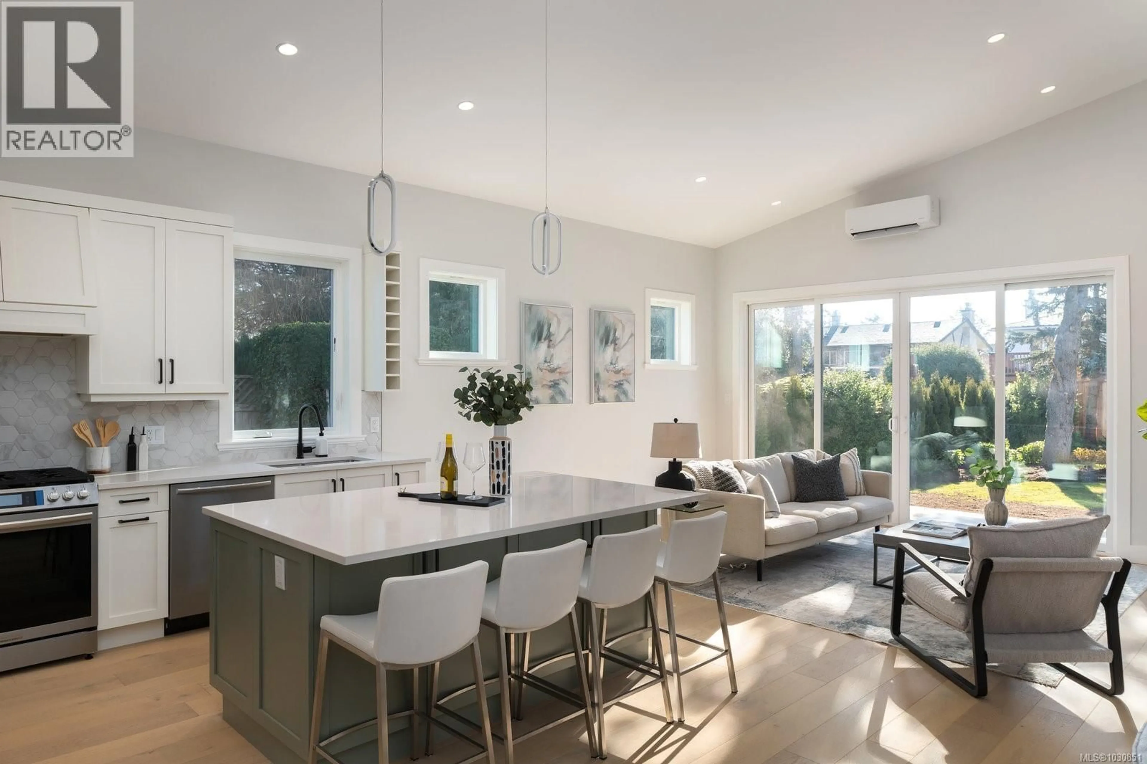 Open concept kitchen, unknown for 2284 MALAVIEW AVENUE, Sidney British Columbia V8L2E8