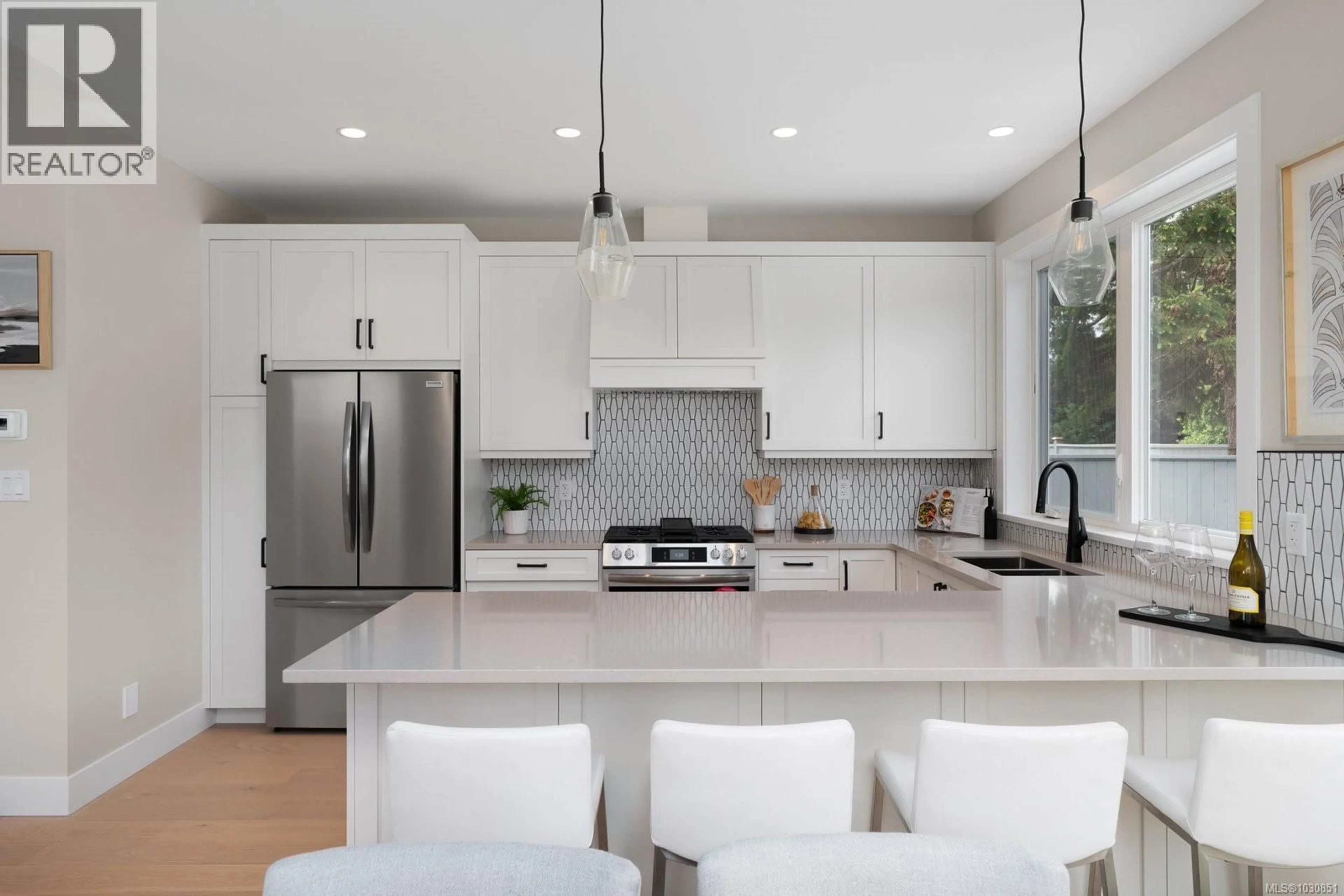 Contemporary kitchen, ceramic/tile floor for 2284 MALAVIEW AVENUE, Sidney British Columbia V8L2E8