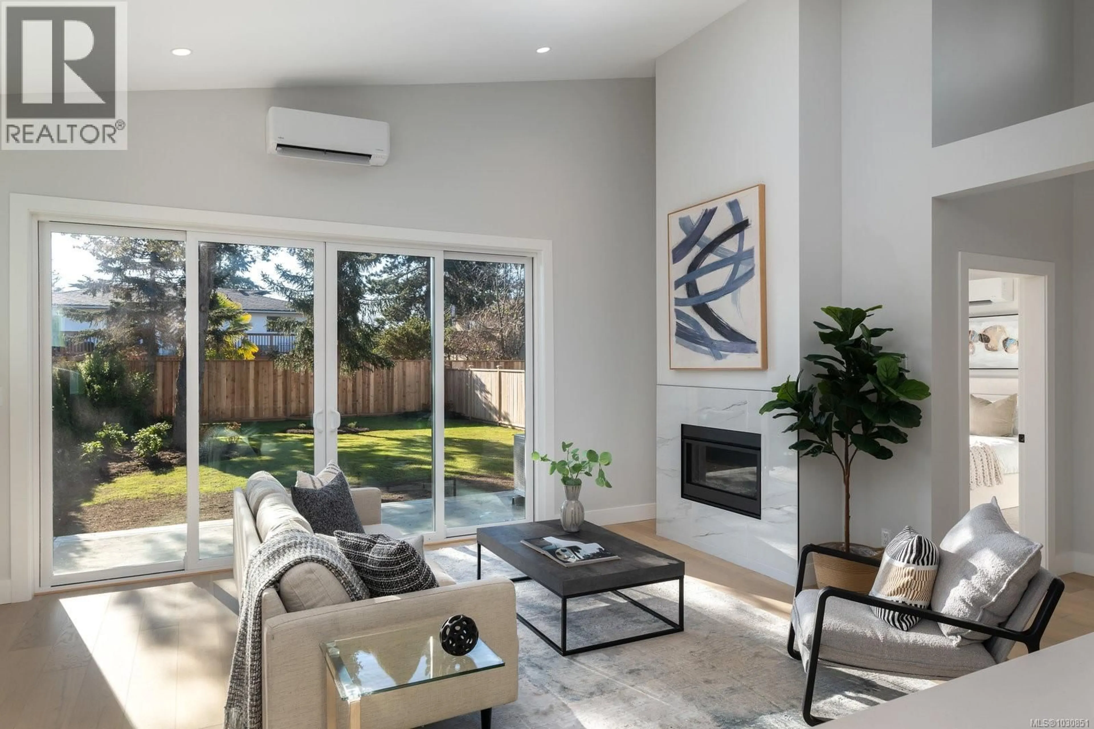 Living room with furniture, unknown for 2284 MALAVIEW AVENUE, Sidney British Columbia V8L2E8