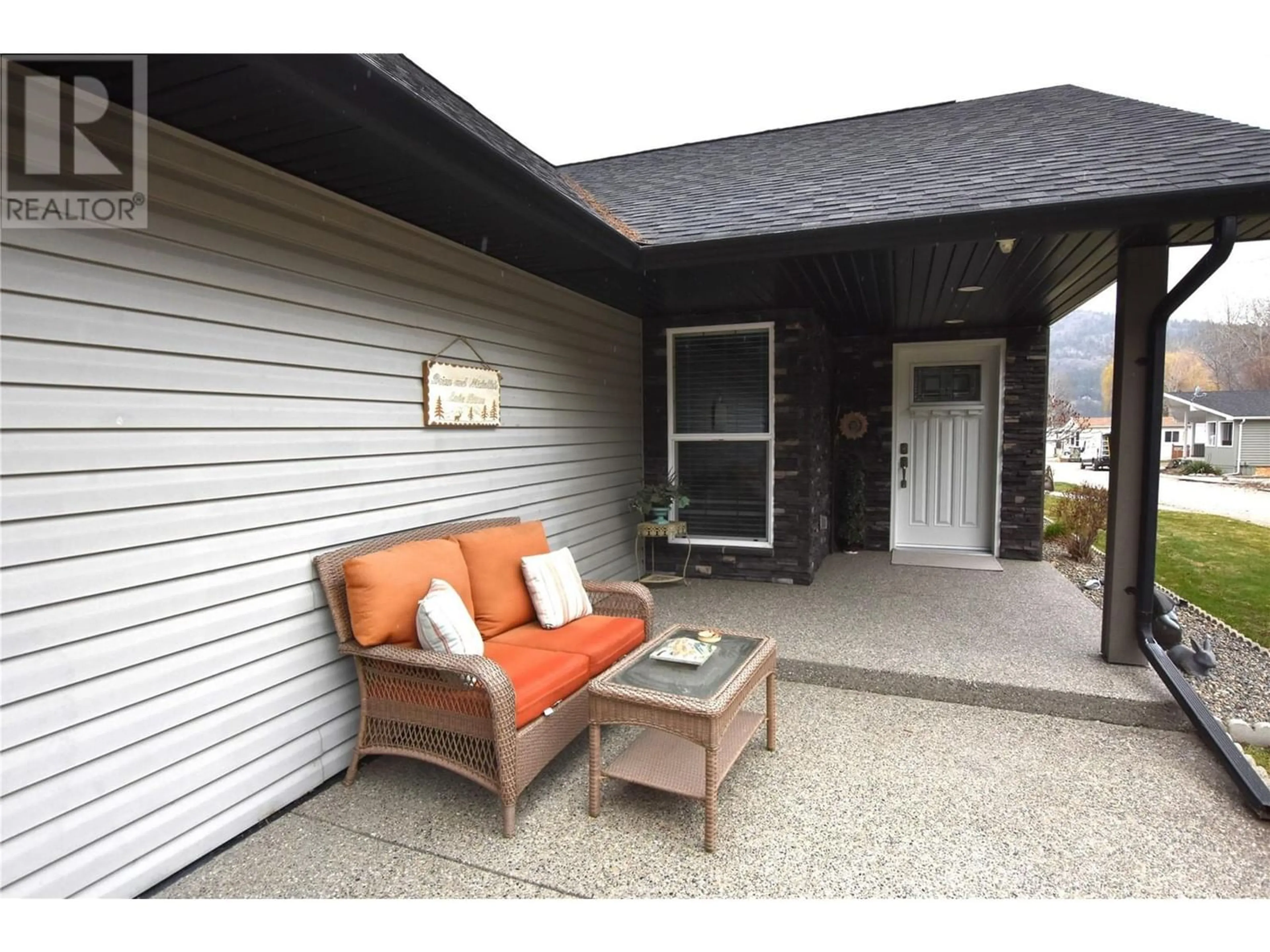 Patio, cottage for 130 Deer Street, Vernon British Columbia V1H2A1