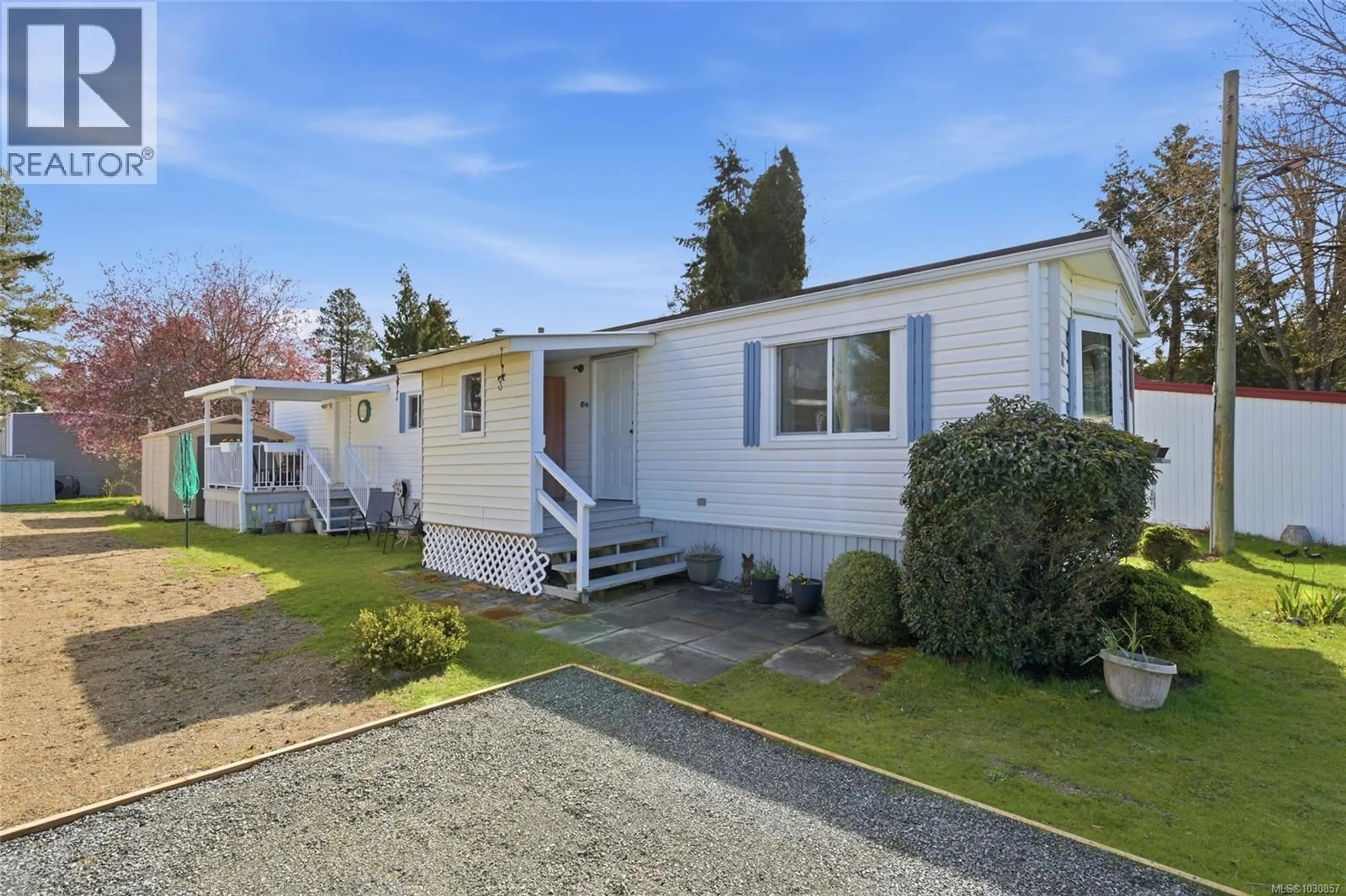 Home with vinyl exterior material, street for 11 - 150 CORFIELD STREET NORTH, Parksville British Columbia V9P1T9