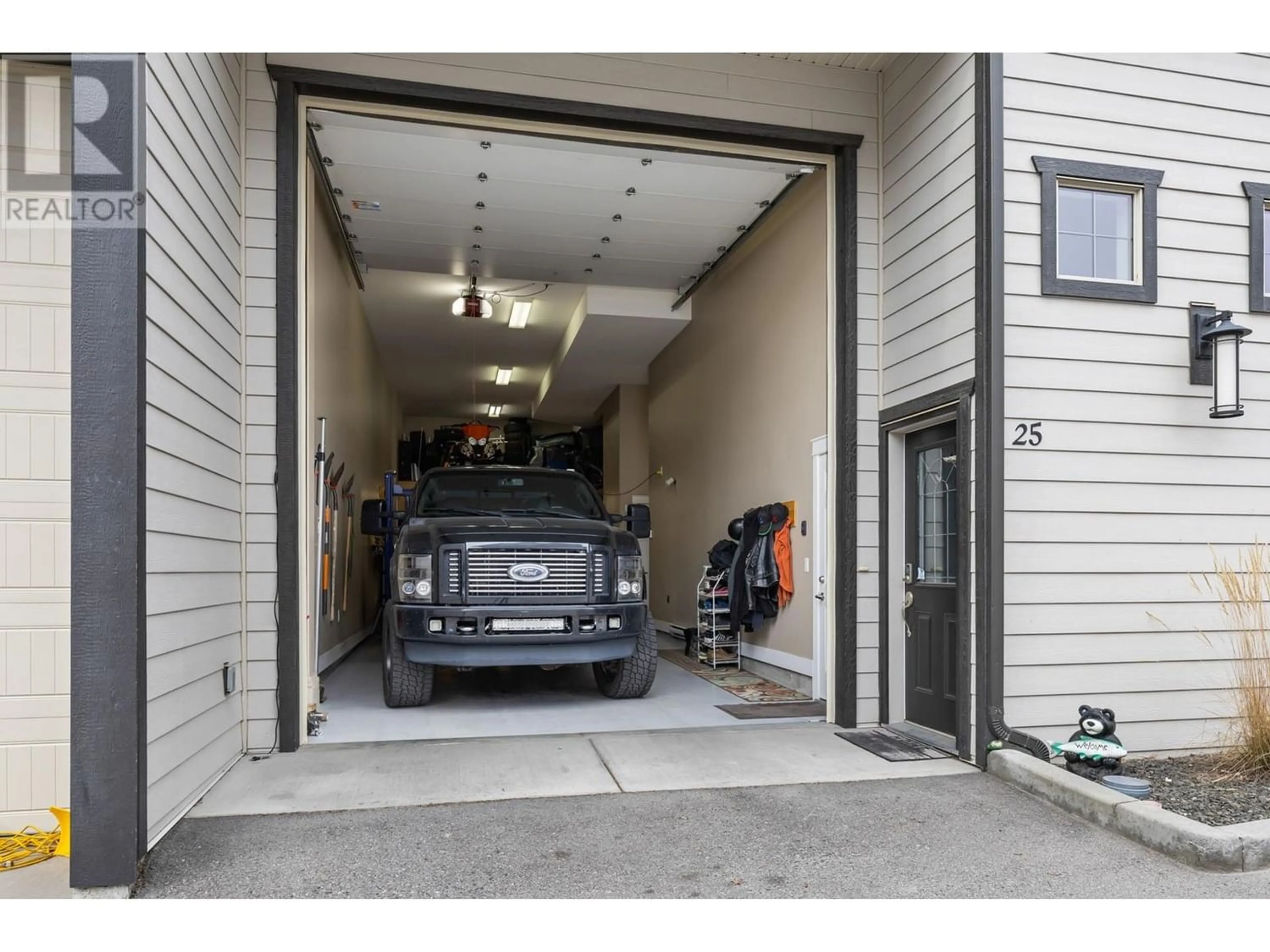 Indoor garage for 3359 Cougar Road Unit# 25, West Kelowna British Columbia V4T3G1