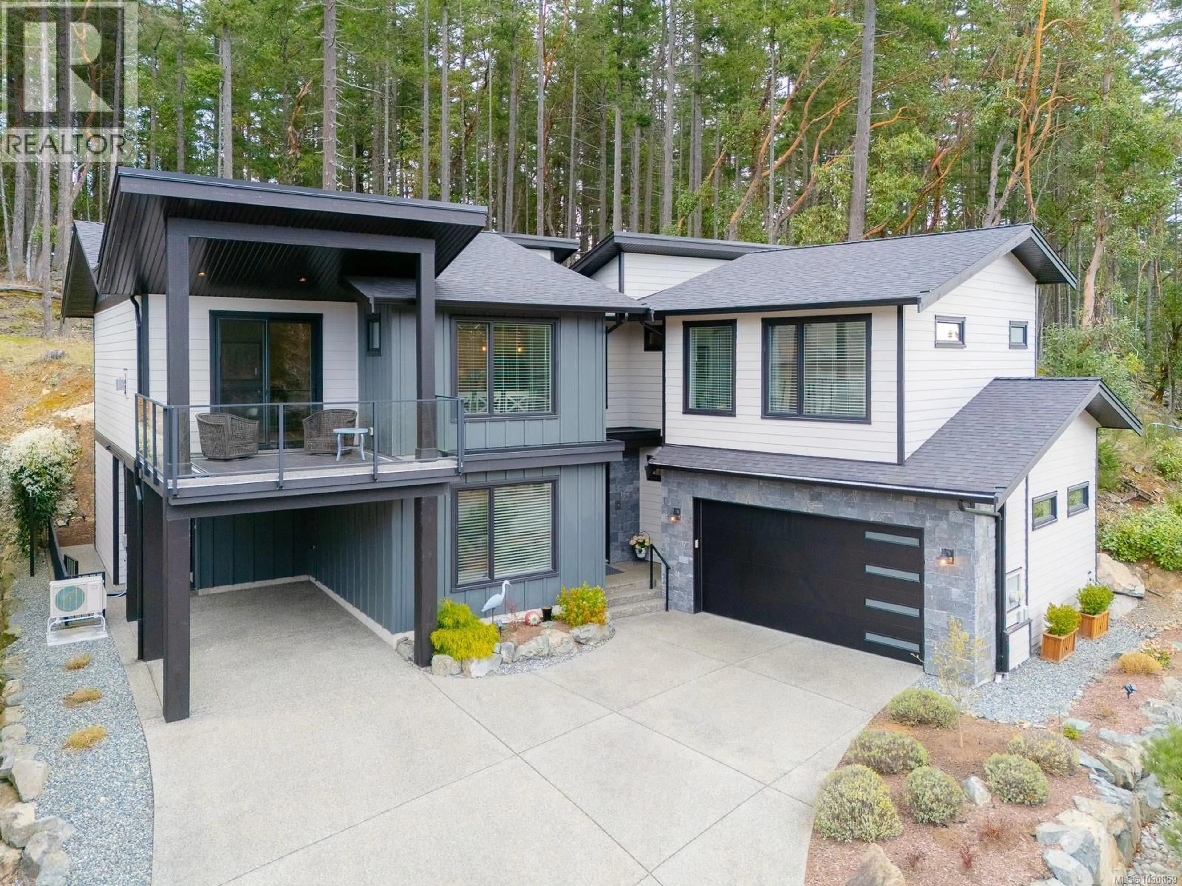 Home with vinyl exterior material, street for 3829 GLEN OAKS DRIVE, Nanaimo British Columbia V9T0G8