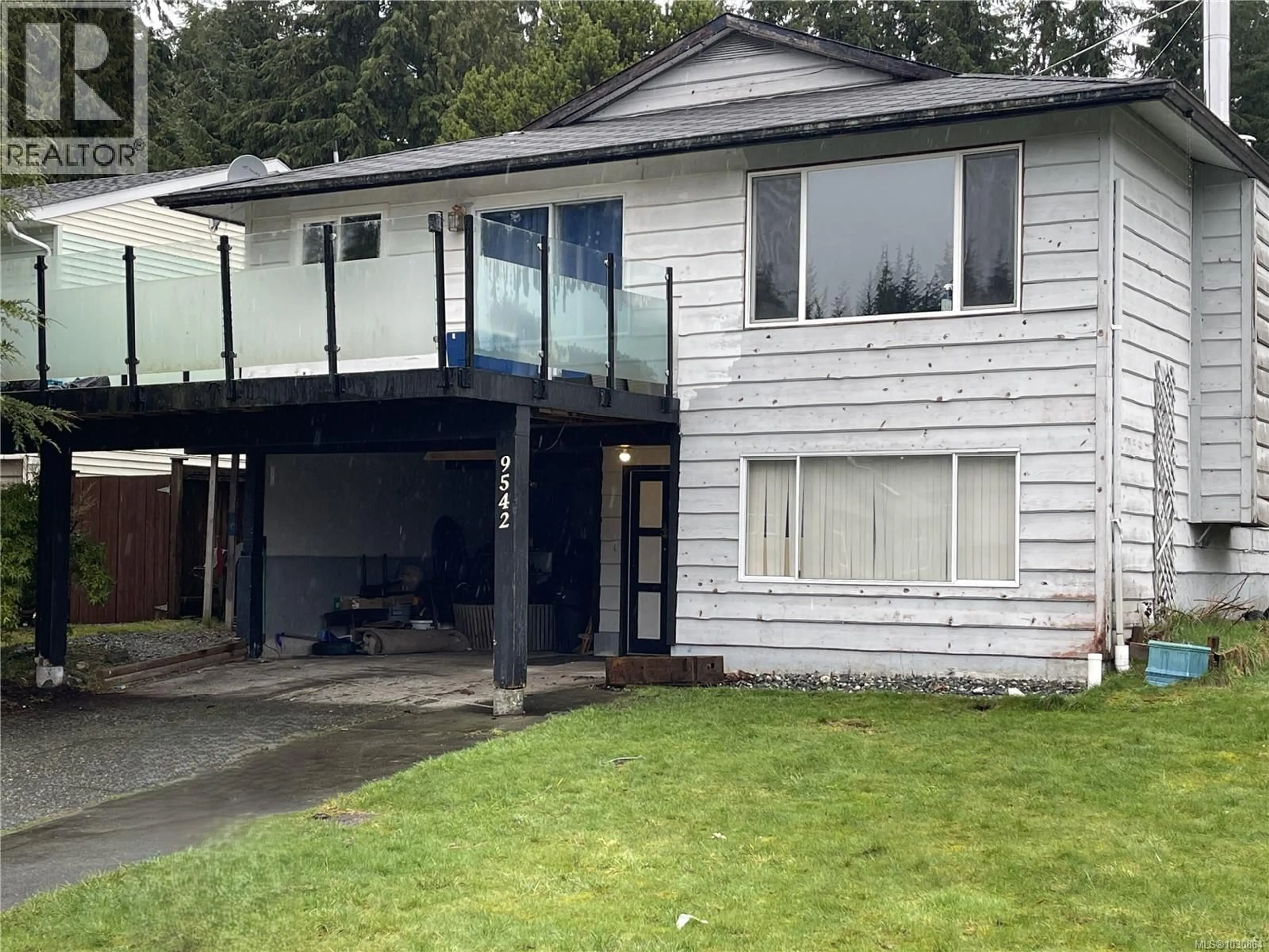 A pic from outside/outdoor area/front of a property/back of a property/a pic from drone, unknown for 9542 SCOTT STREET, Port Hardy British Columbia V0N2P0