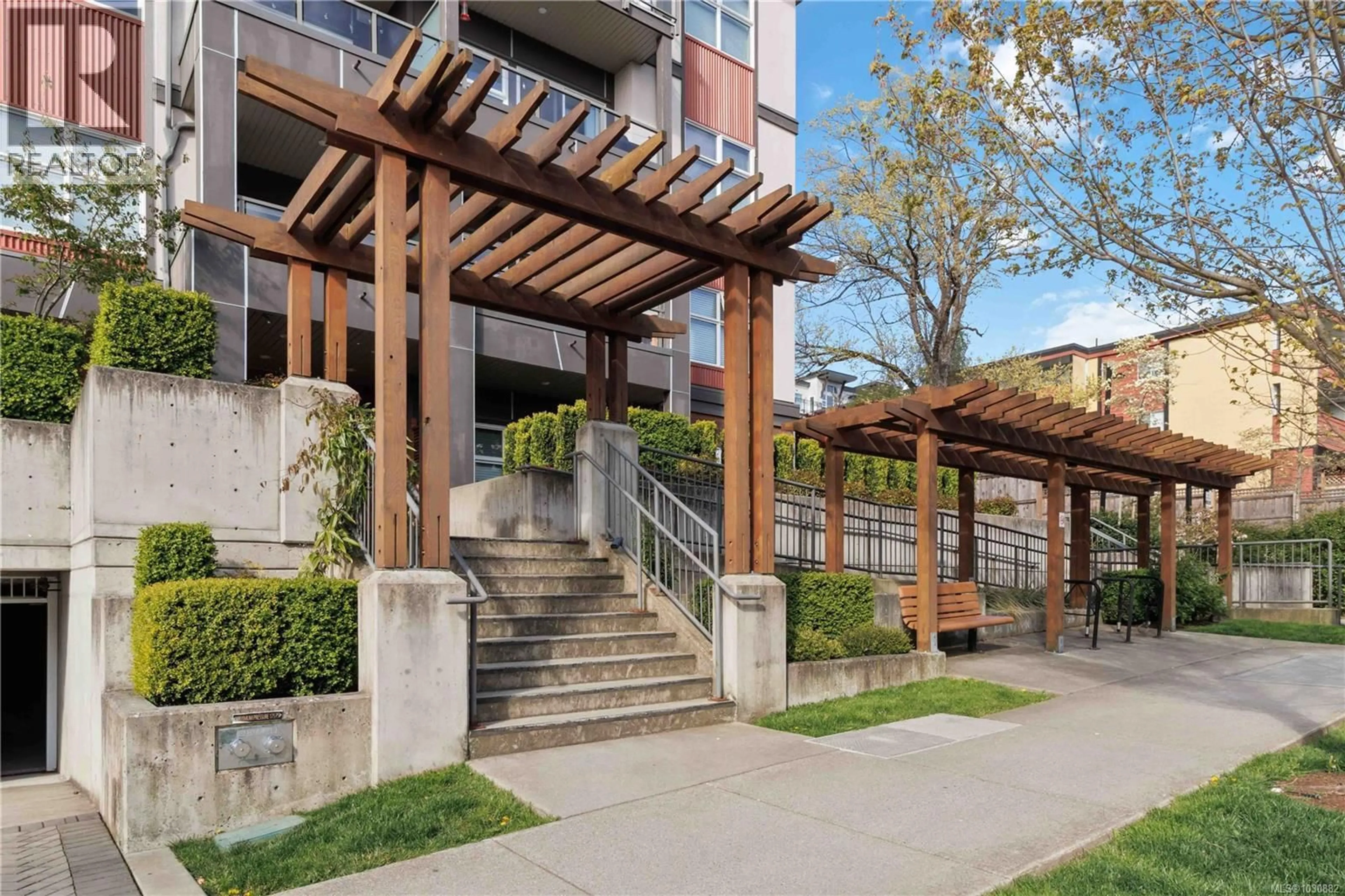 Patio, building for 107 - 1000 INVERNESS ROAD, Saanich British Columbia V8X2S1