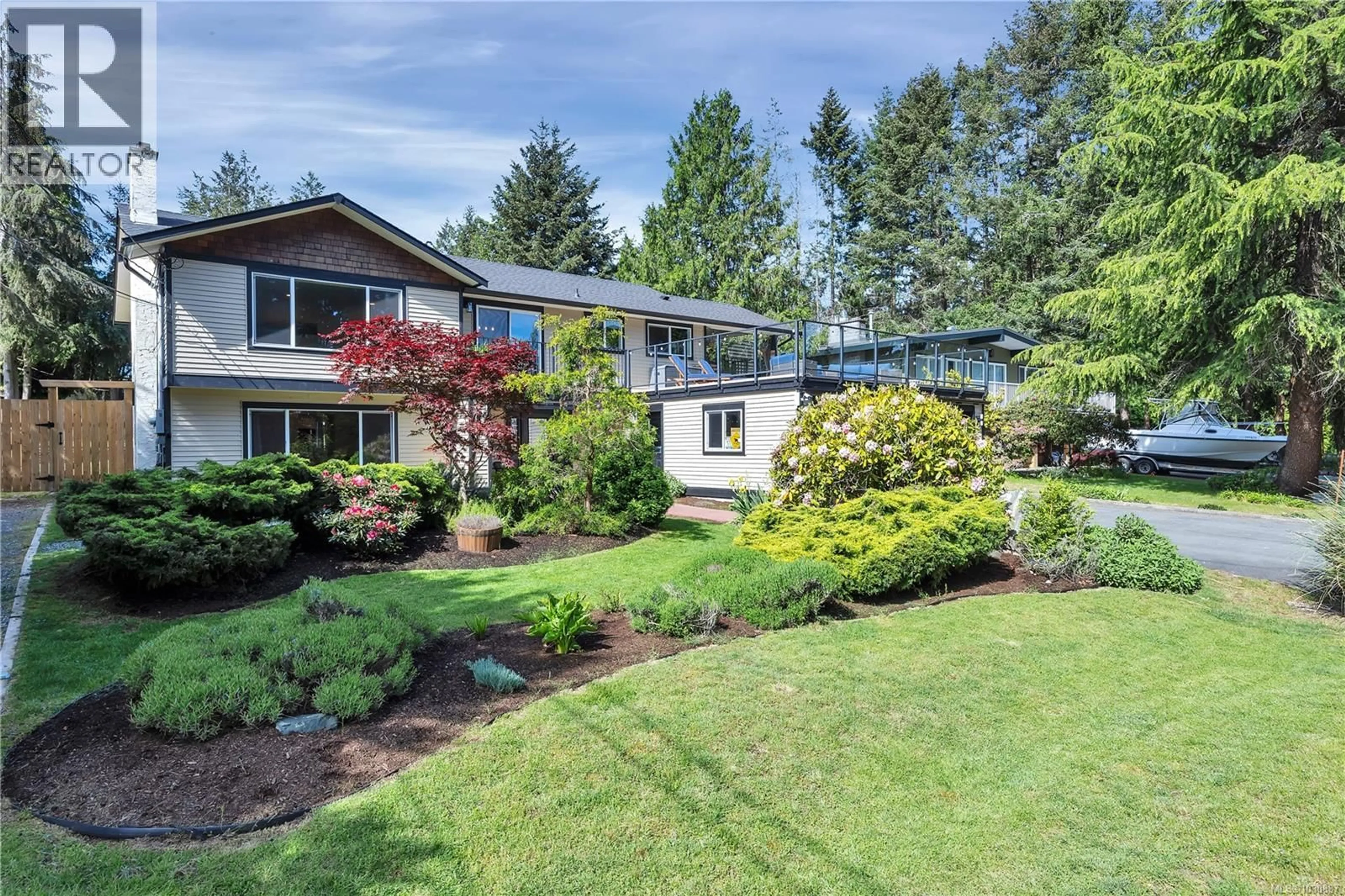 Home with vinyl exterior material, street for 3583 BONNIE DRIVE, Nanaimo British Columbia V9T3H7