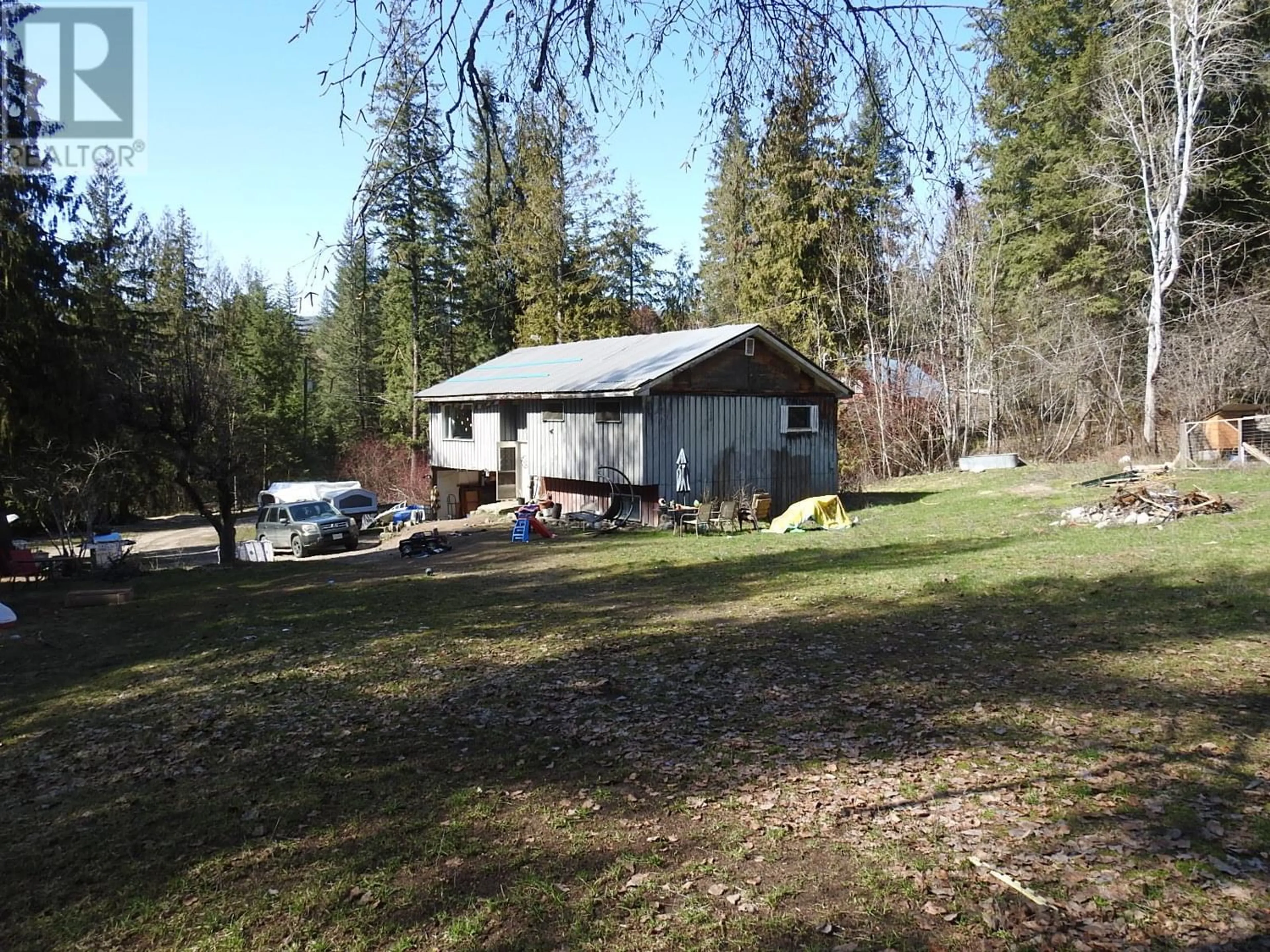 Cottage for 50 East Poirier Road, Mara British Columbia V0E2K0