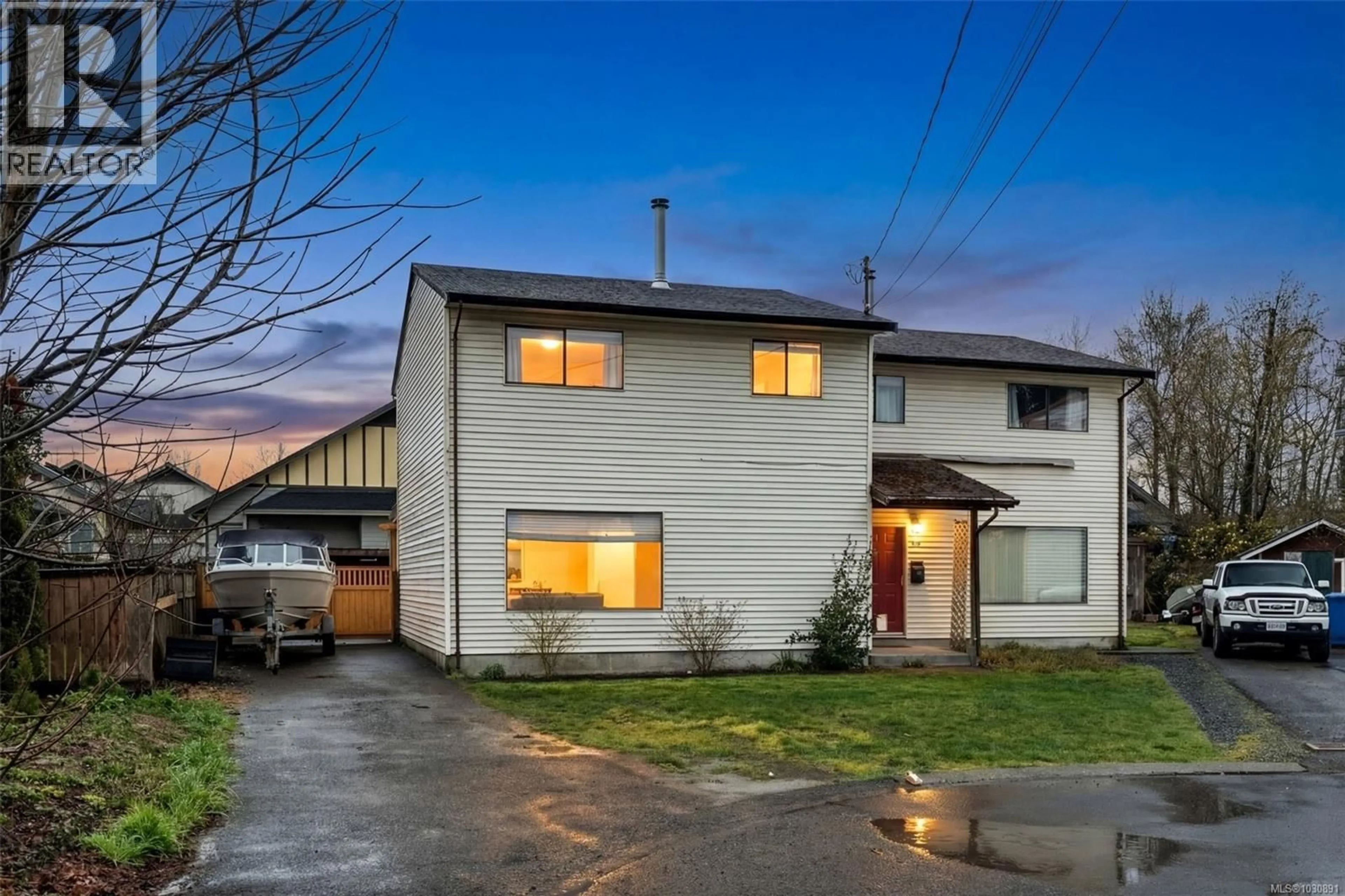 A pic from outside/outdoor area/front of a property/back of a property/a pic from drone, street for 153 MCKINSTRY PLACE, Duncan British Columbia V9L4Y4