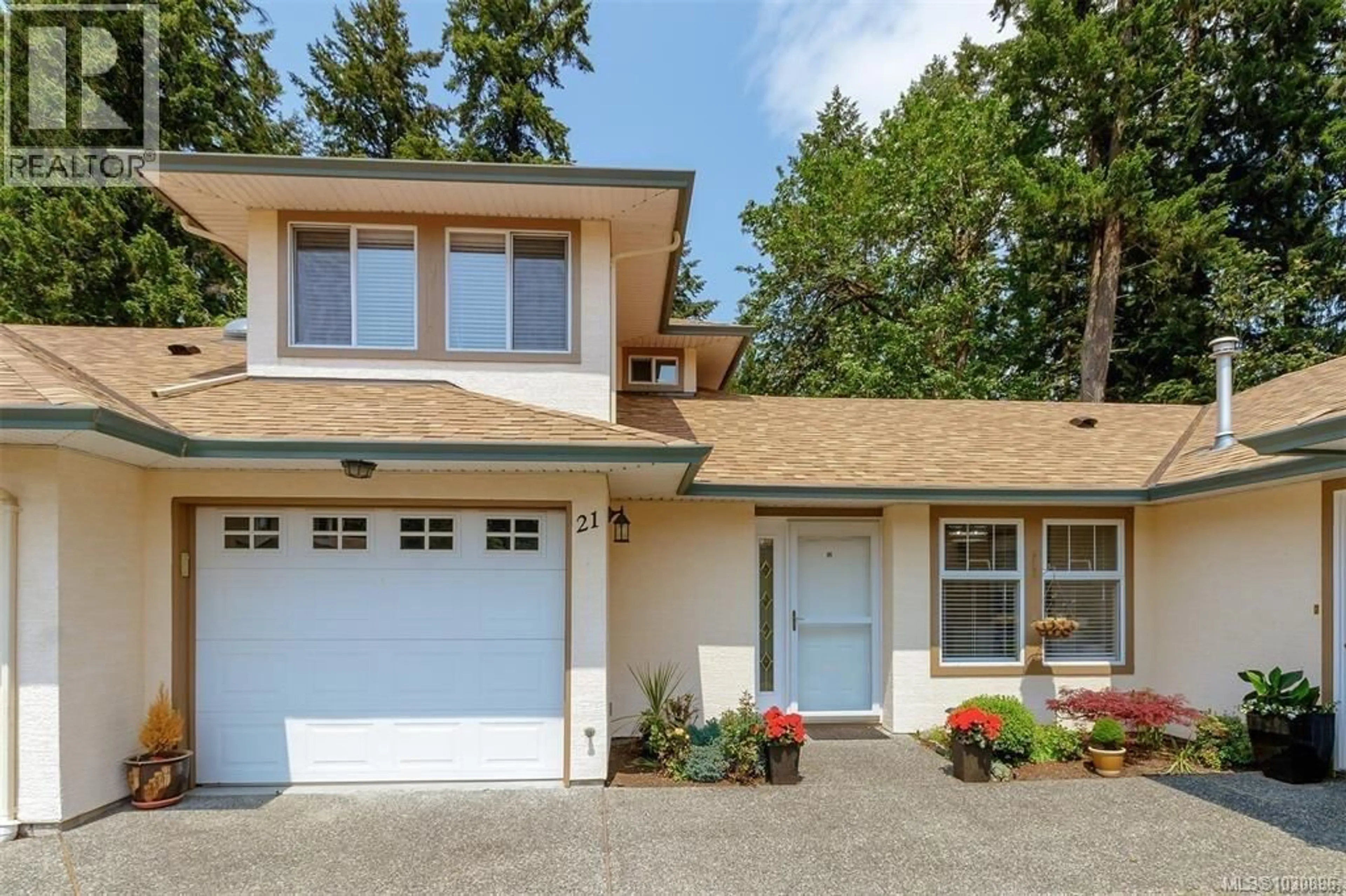 Home with vinyl exterior material, street for 21 - 2121 TZOUHALEM ROAD, Duncan British Columbia V9L5J5