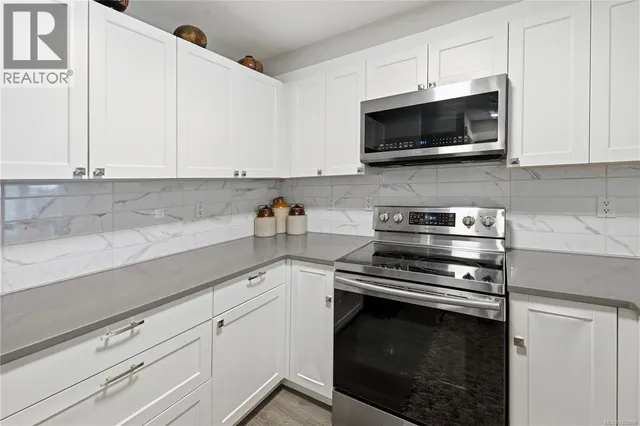 611 - 2562 DEPARTURE BAY ROAD, Nanaimo 4