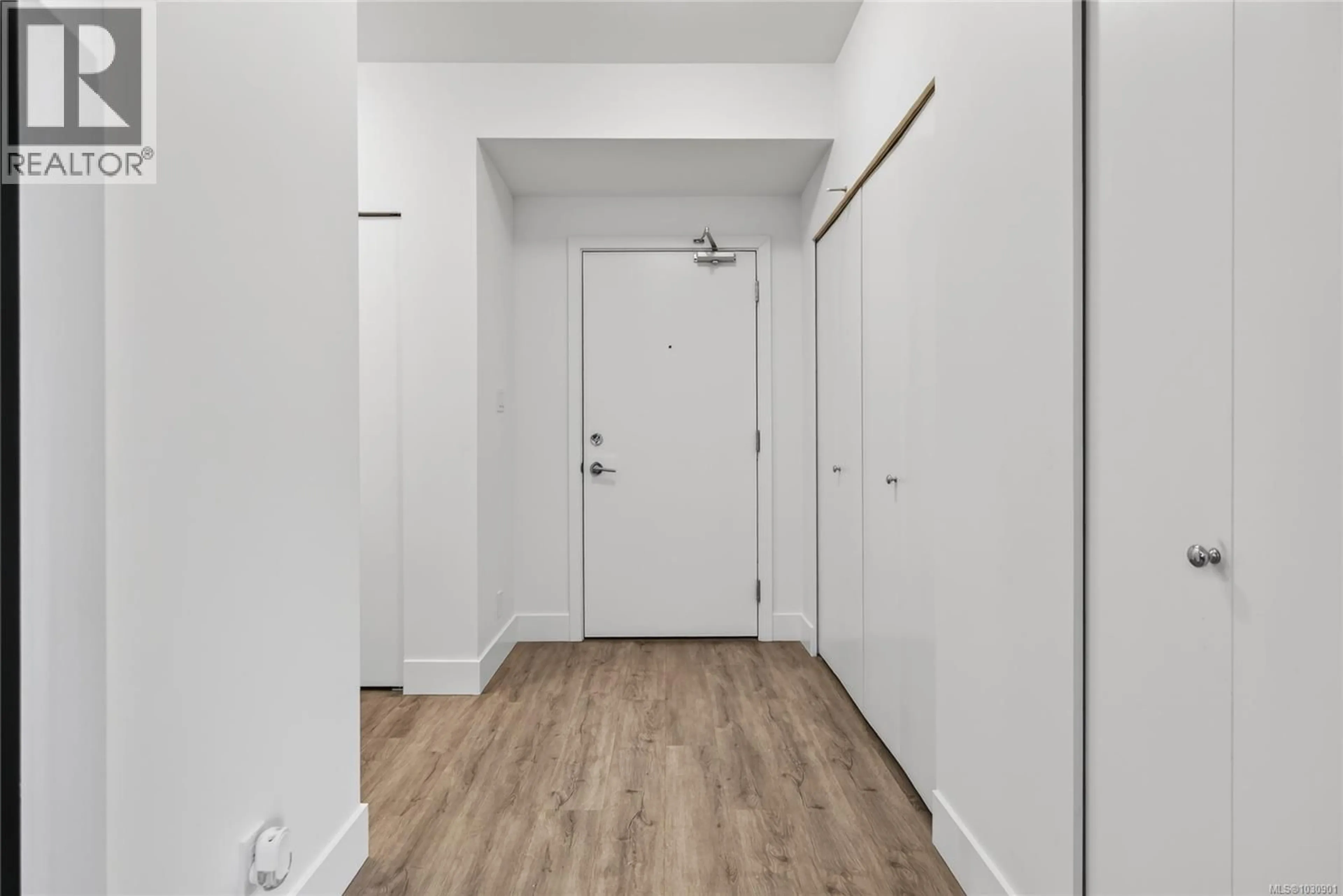 Indoor entryway for 216 - 3070 KILPATRICK AVENUE, Courtenay British Columbia V9N0G7