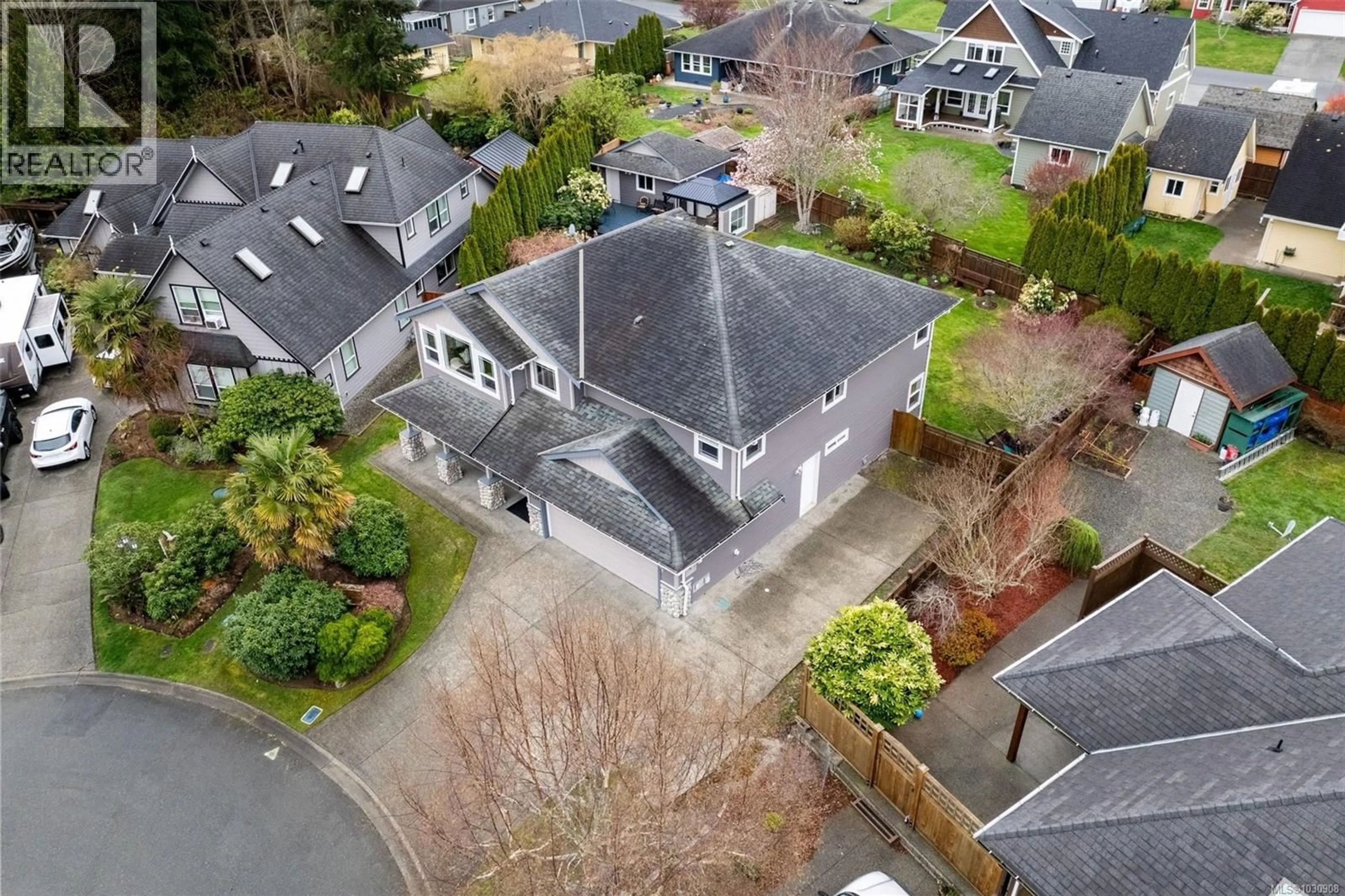 A pic from outside/outdoor area/front of a property/back of a property/a pic from drone, street for 7139 JACKSONS PLACE, Sooke British Columbia V9Z0T7