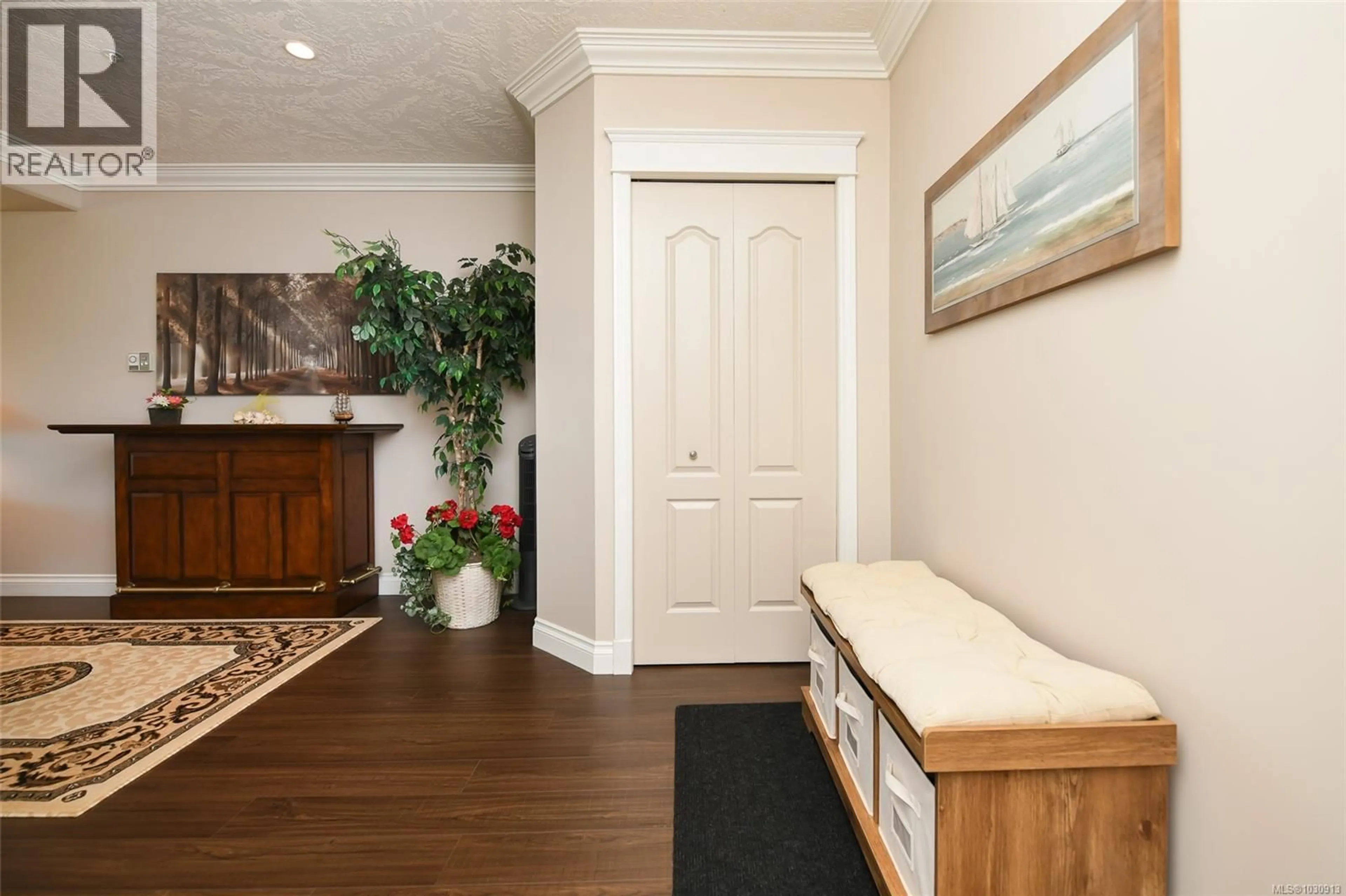 Indoor entryway for 224 - 3666 ROYAL VISTA WAY, Courtenay British Columbia V9N9X8