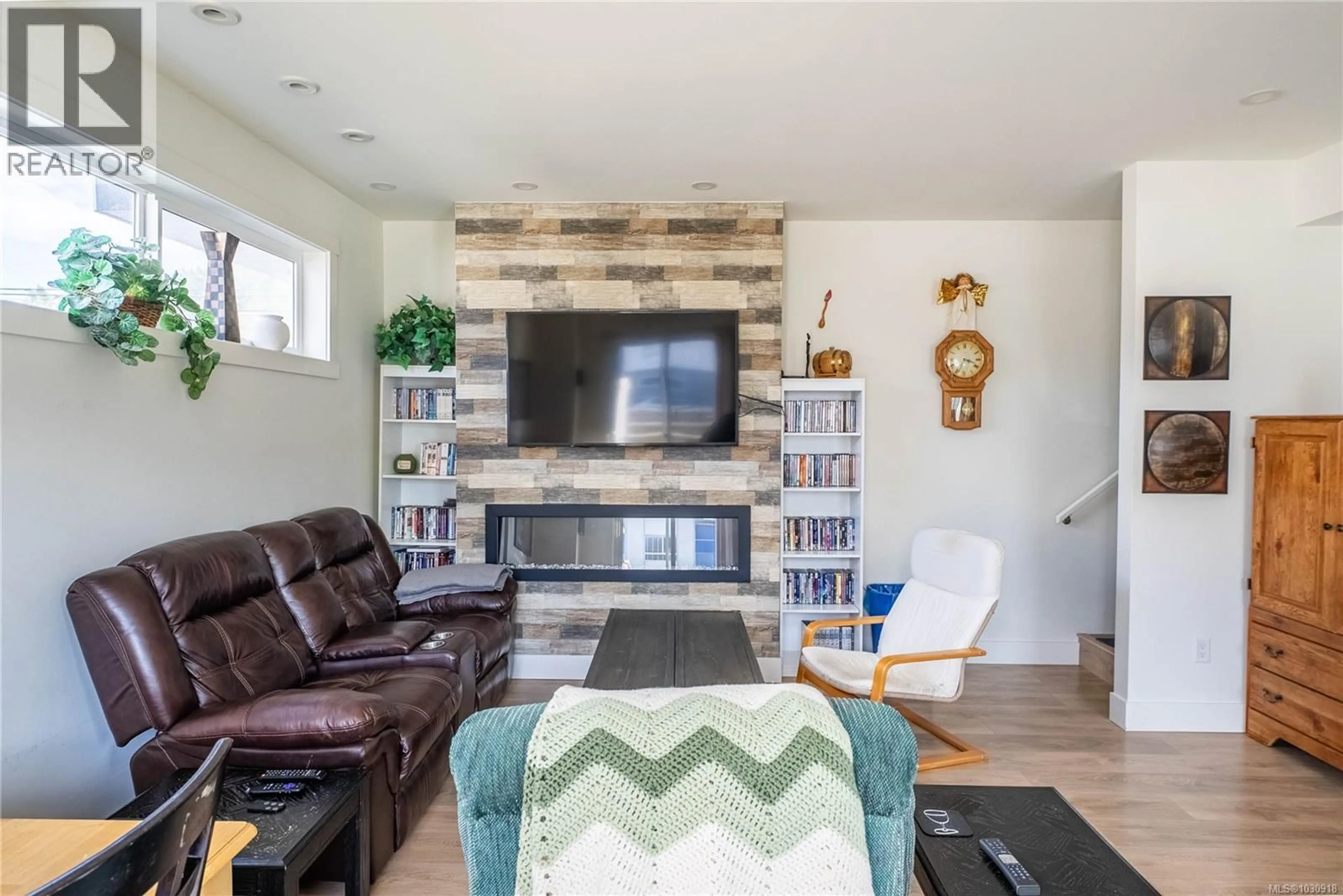 Living room with furniture, unknown for 101 - 3321 RADIANT WAY, Langford British Columbia V9C2W4