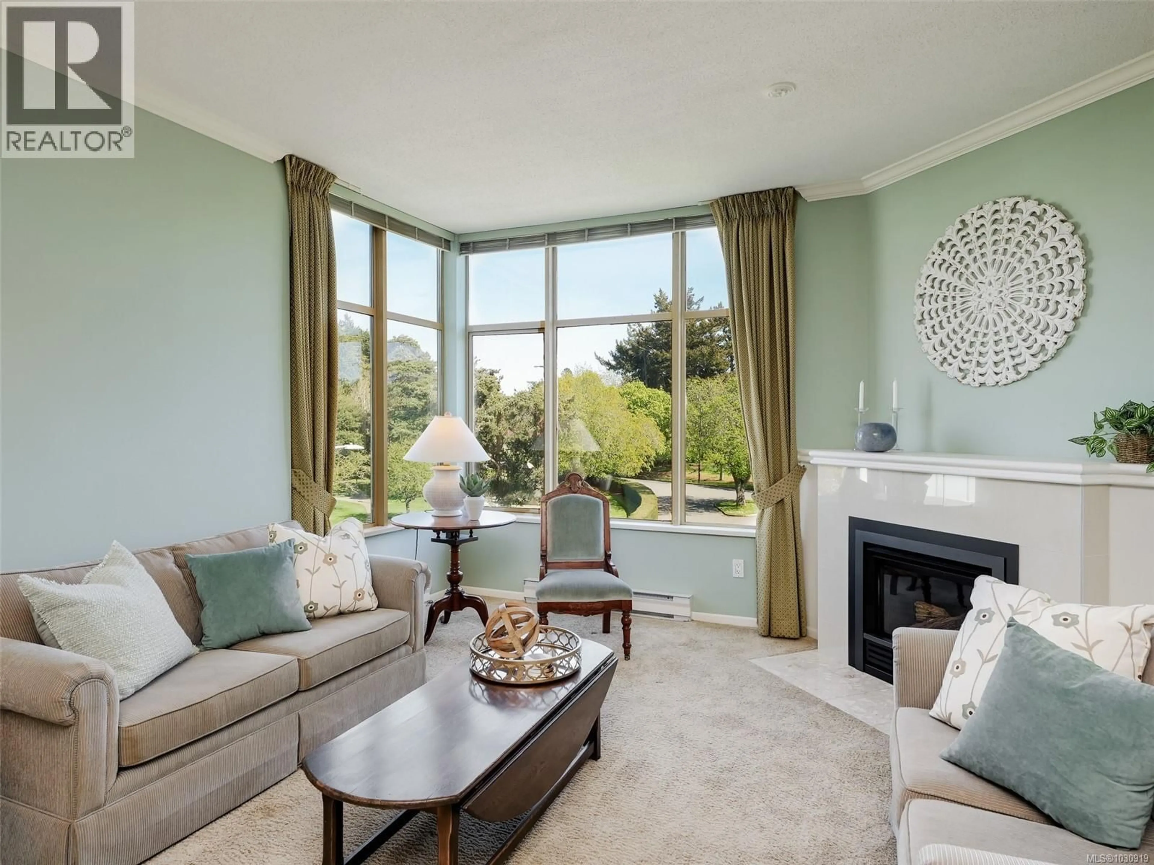 Living room with furniture, unknown for 460 - 188 DOUGLAS STREET, Victoria British Columbia V8V2P2