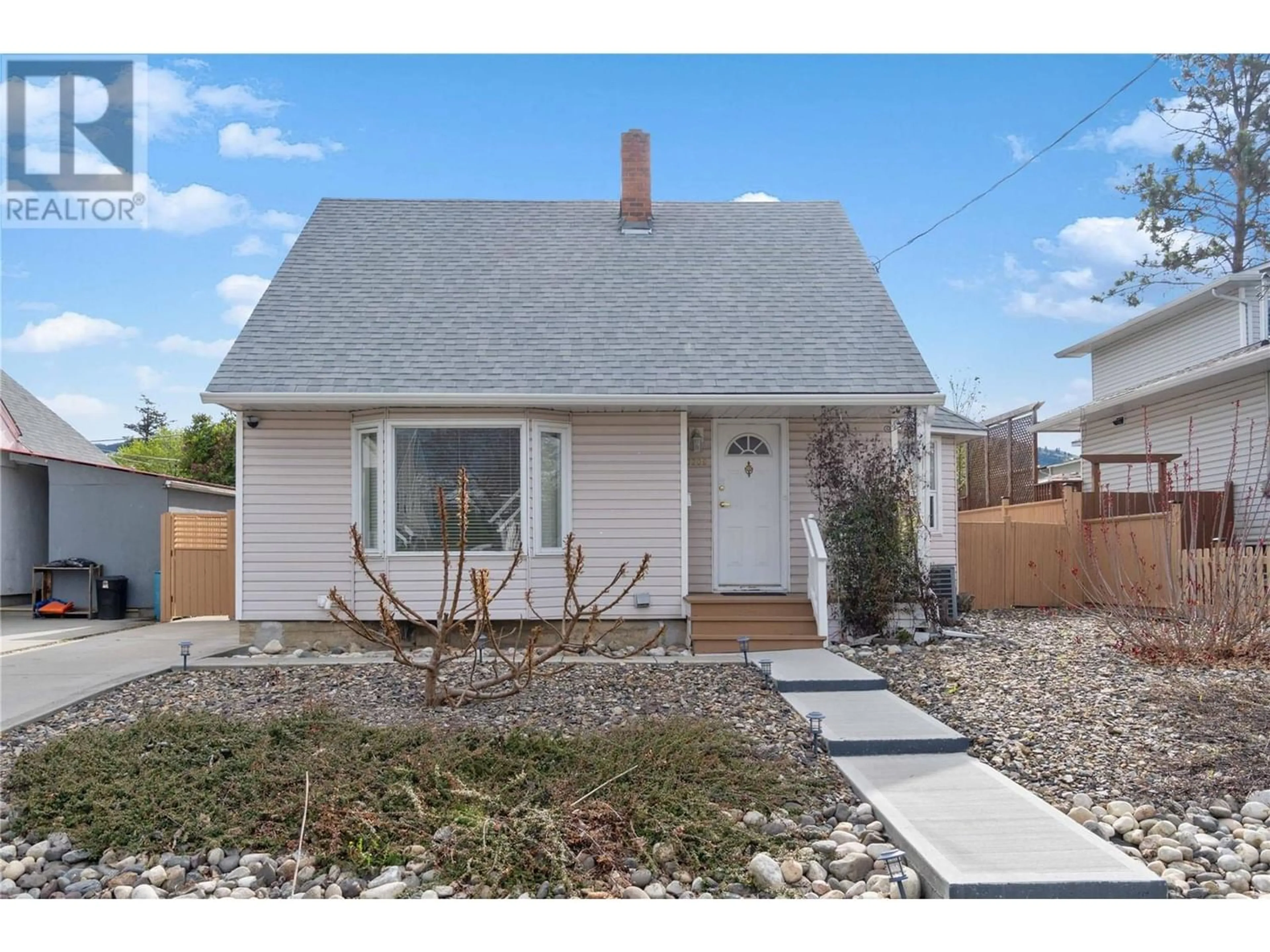 Frontside or backside of a home for 3309 17 Street, Vernon British Columbia V1T3Y8