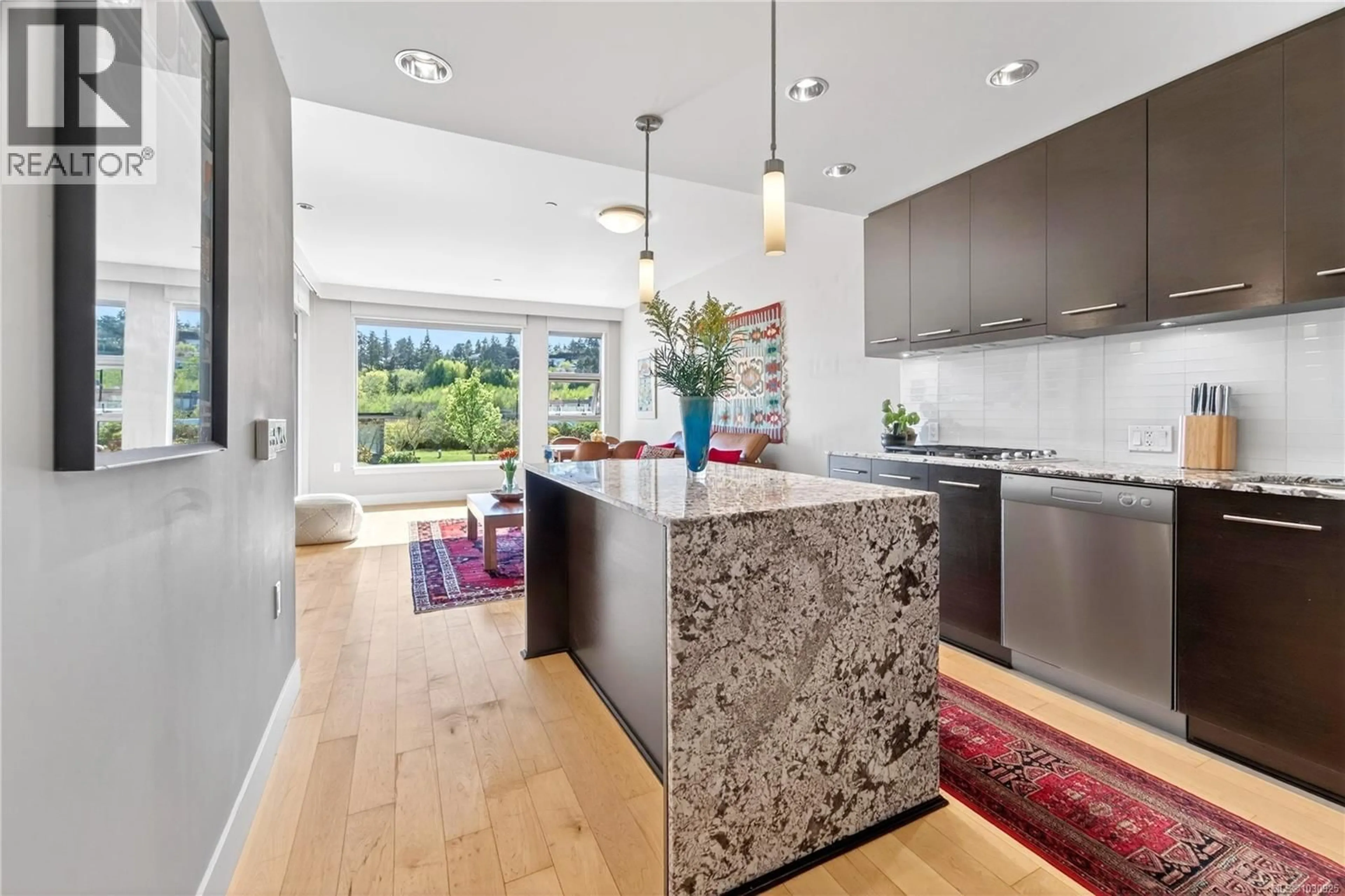 Contemporary kitchen, unknown for 204 - 3223 SELLECK WAY, Colwood British Columbia V9C0E7