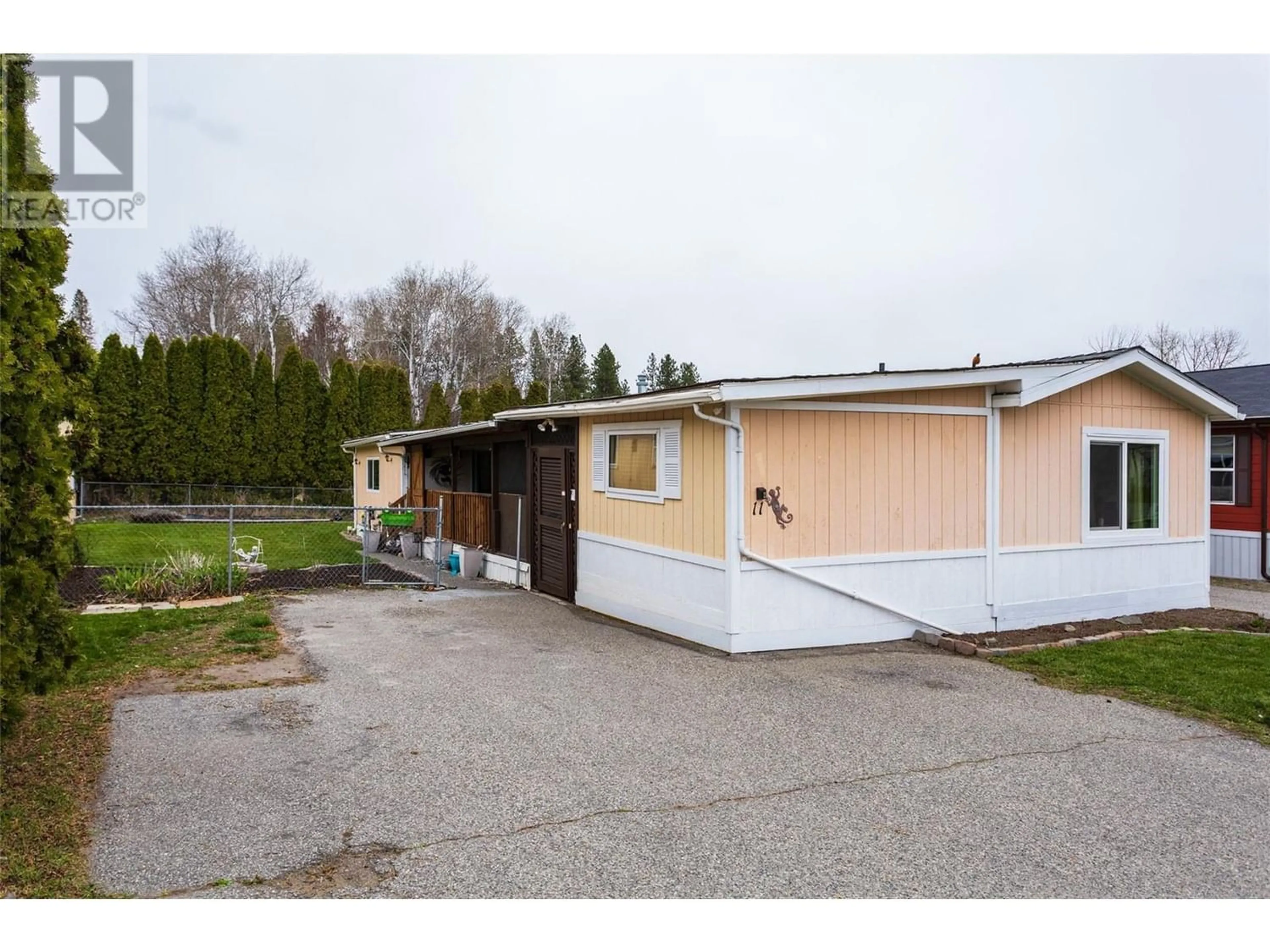 Outside view for 3381 Village Green Way Unit# 11, Westbank British Columbia V4T1L2