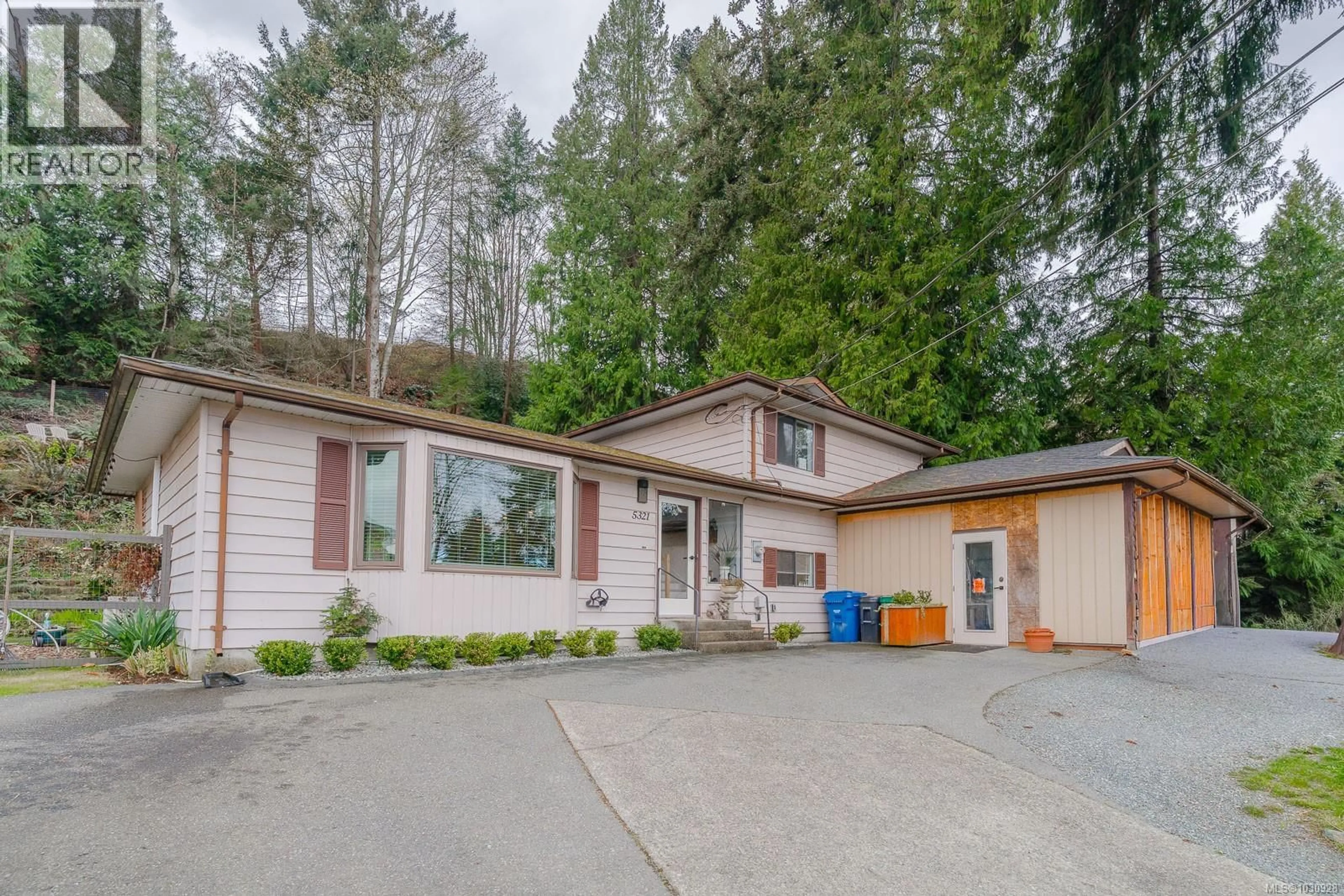 Home with vinyl exterior material, street for 5321 HAMMOND BAY ROAD, Nanaimo British Columbia V9T5M9