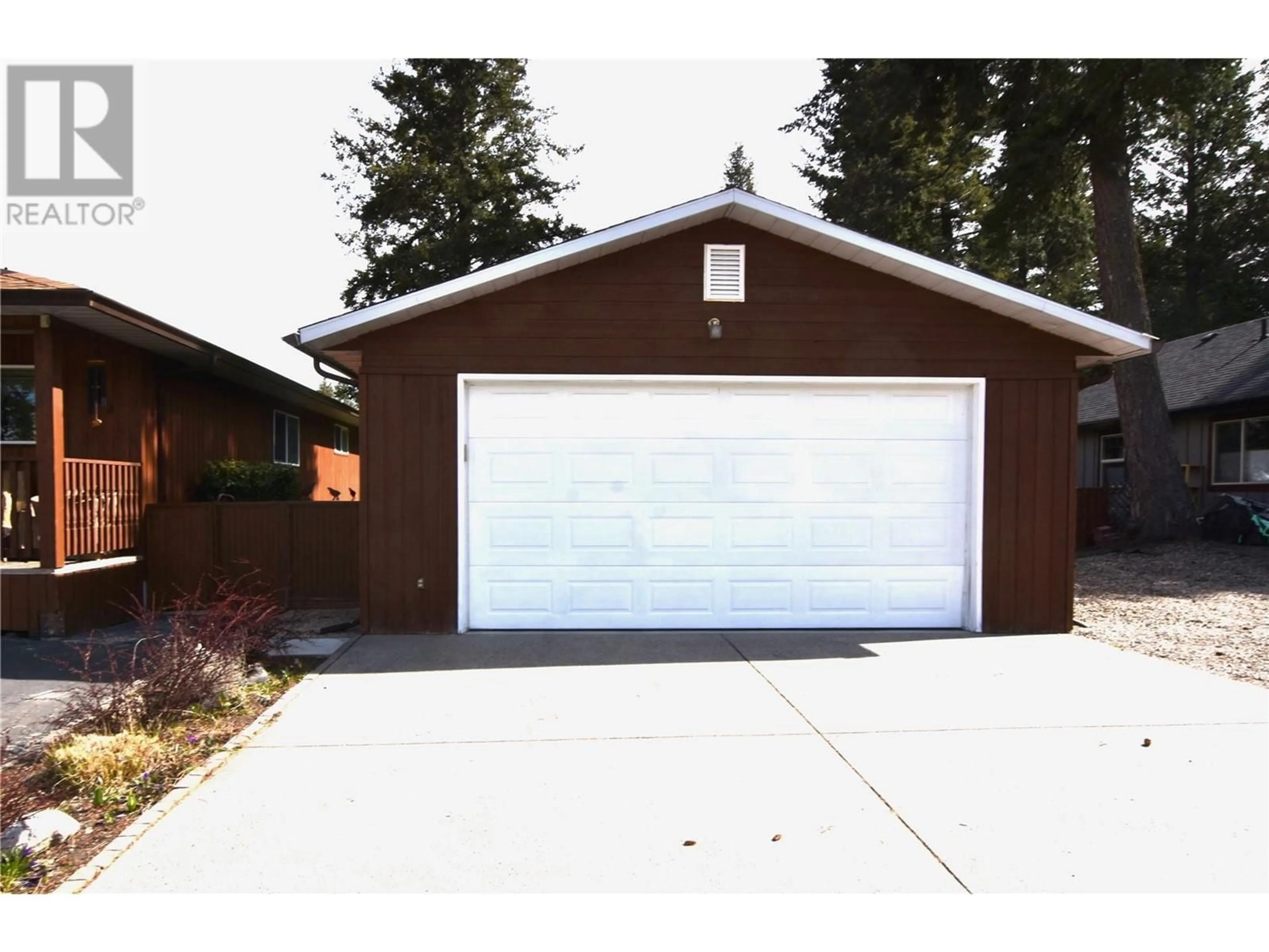 Indoor garage for 450 IBIS AVENUE, Vernon British Columbia V1H2A1
