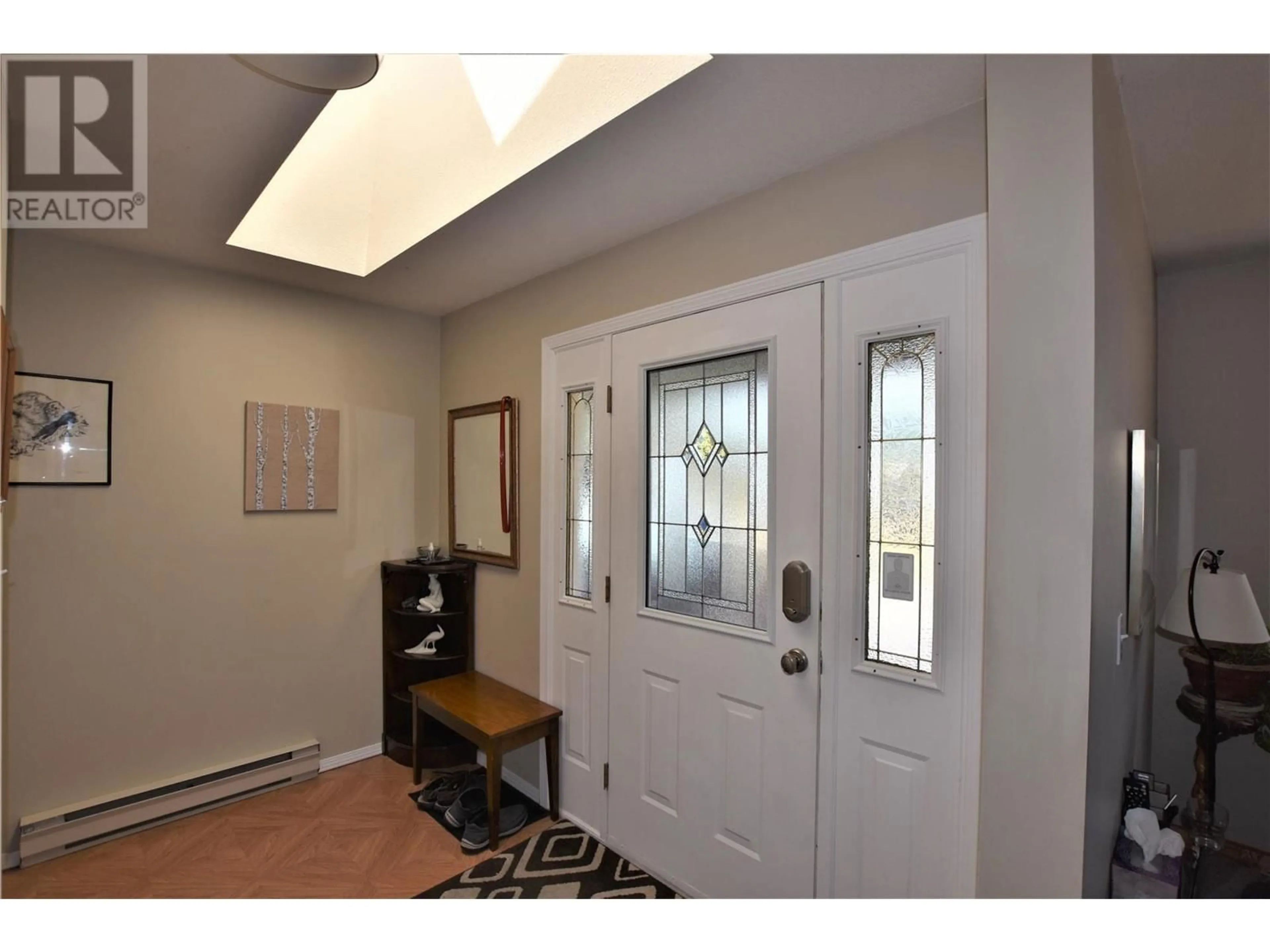 Indoor entryway for 450 IBIS AVENUE, Vernon British Columbia V1H2A1