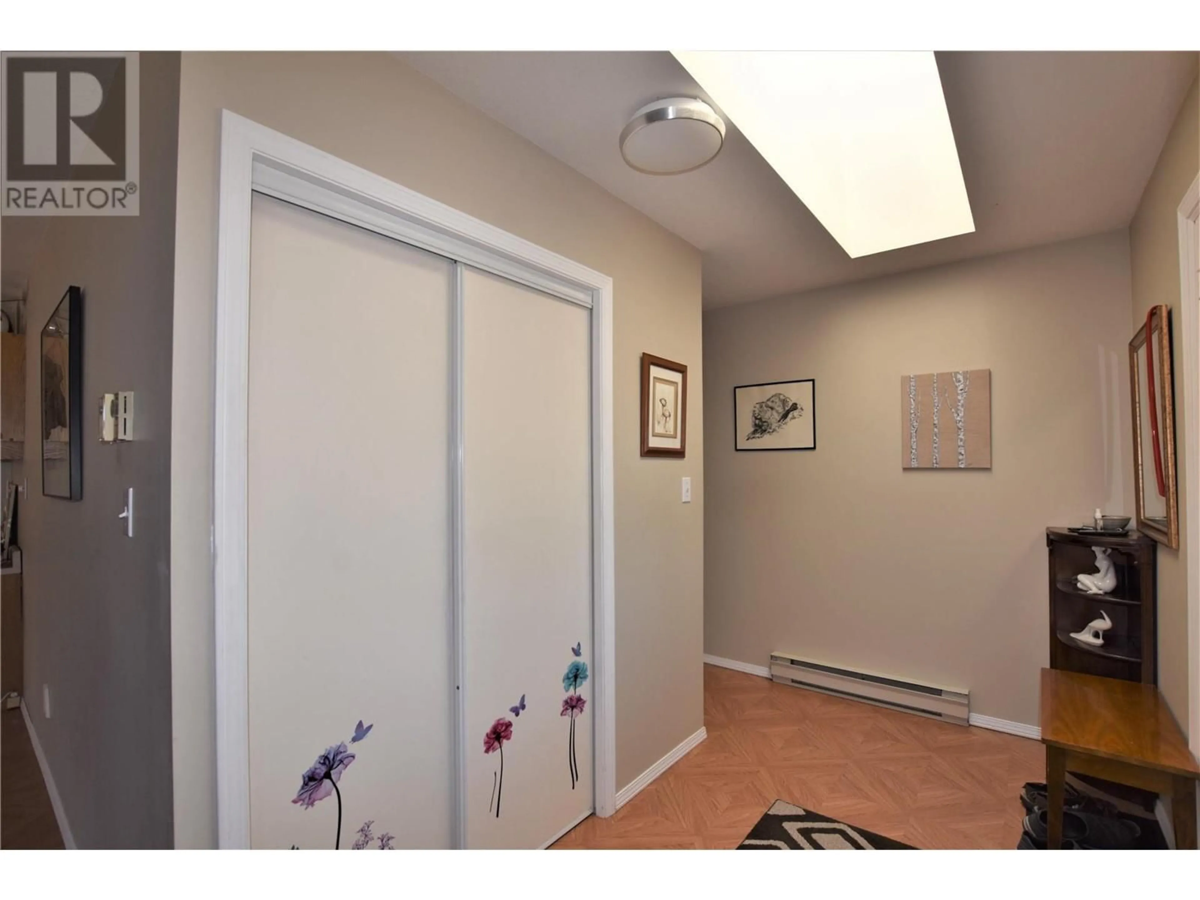 Indoor entryway for 450 IBIS AVENUE, Vernon British Columbia V1H2A1