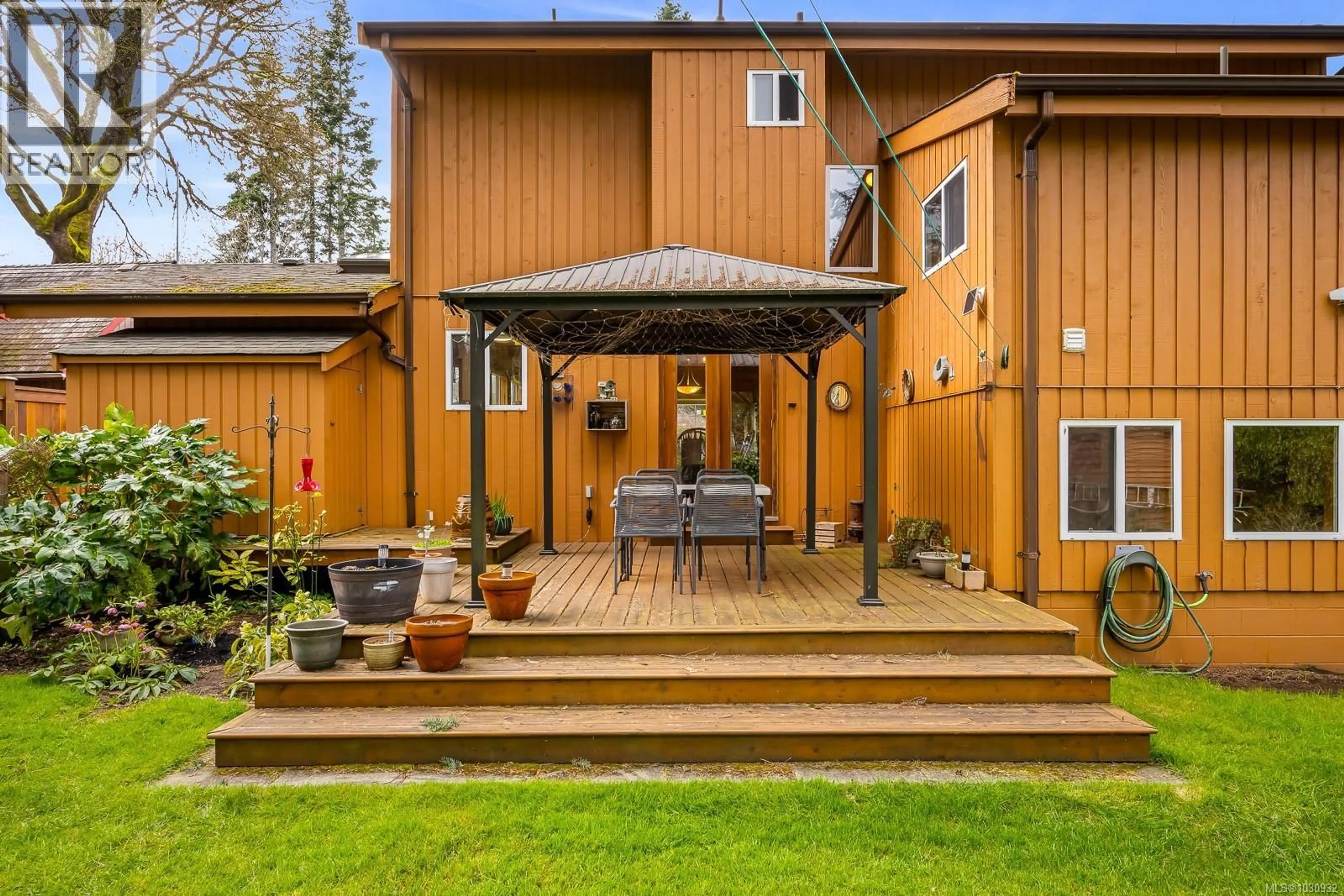 Patio, unknown for 8876 HENDERSON AVENUE, Black Creek British Columbia V9J1A6