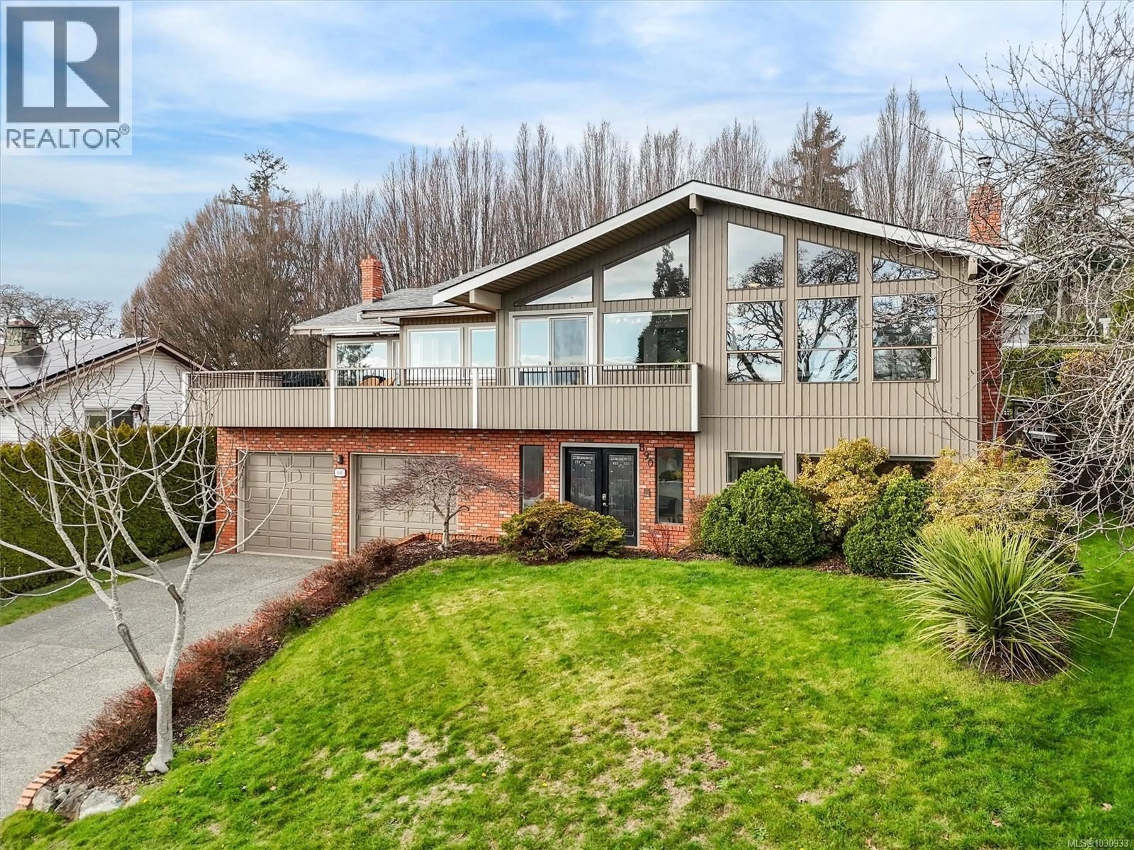 Unknown for 890 DENFORD CRESCENT, Saanich British Columbia V8X4N1