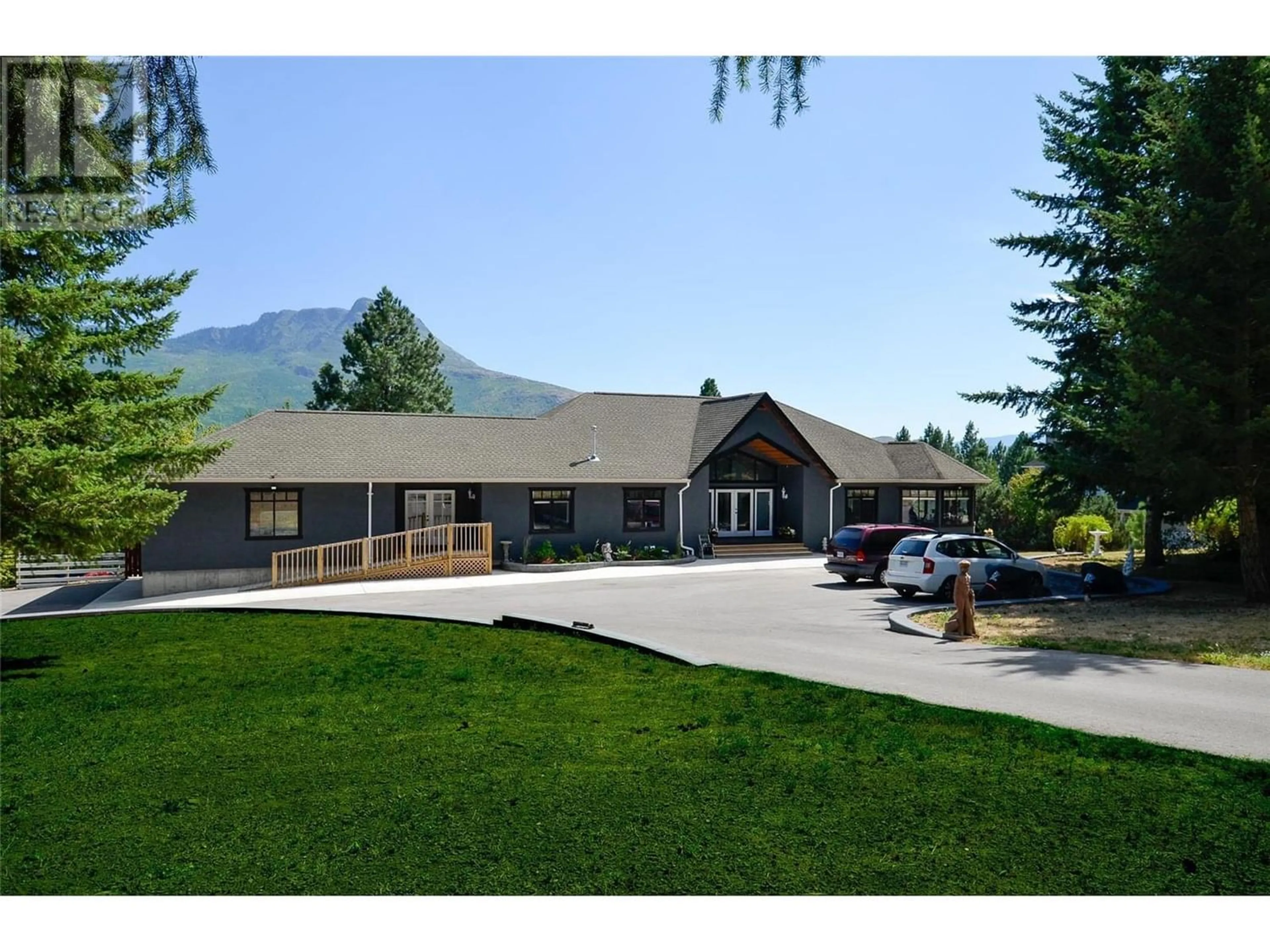 Indoor foyer for 6500 15 Avenue SW Unit# 7 Lot# 7, Salmon Arm British Columbia V1E1R5