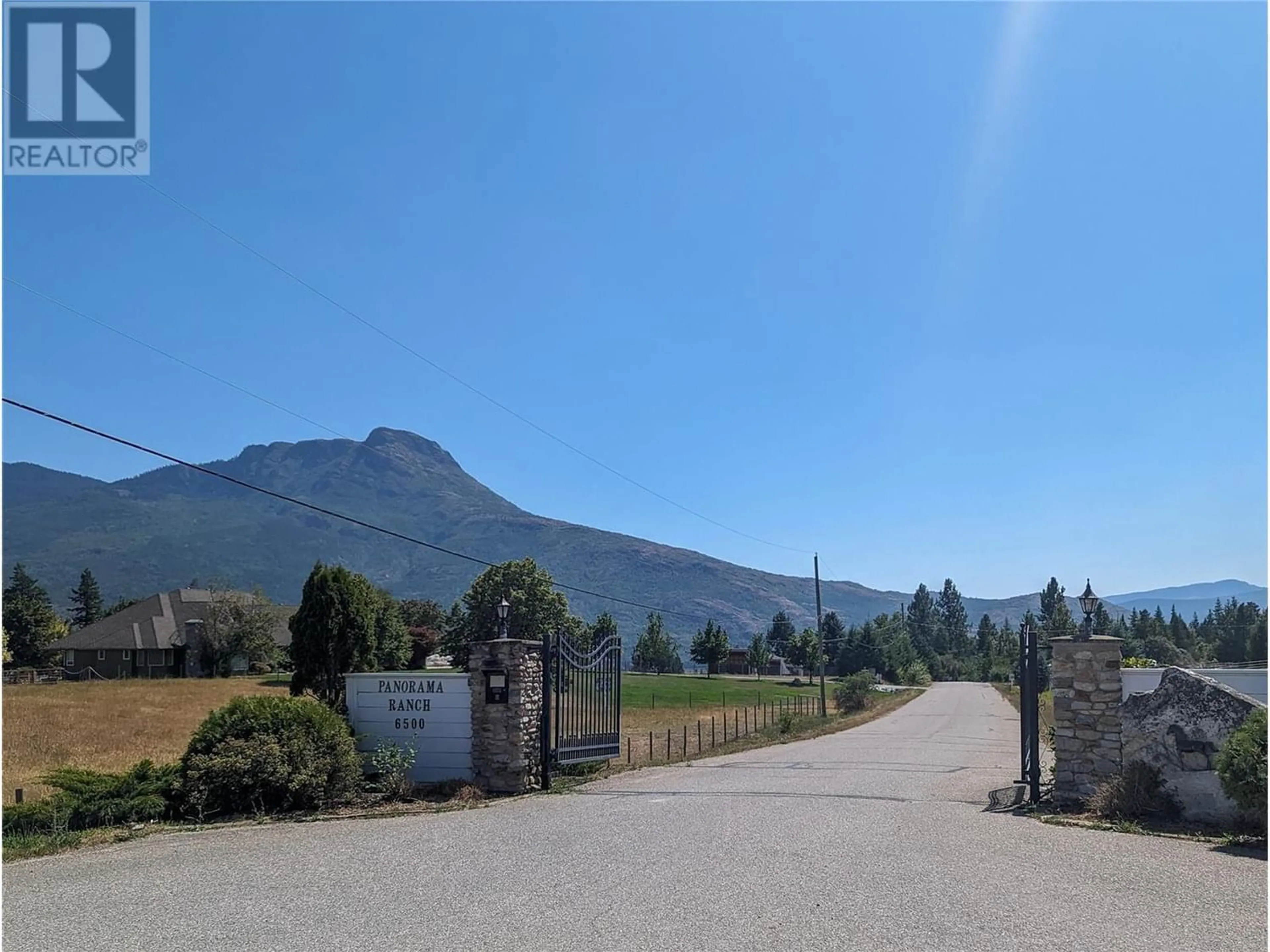 Indoor foyer for 6500 15 Avenue SW Unit# 7 Lot# 7, Salmon Arm British Columbia V1E1R5