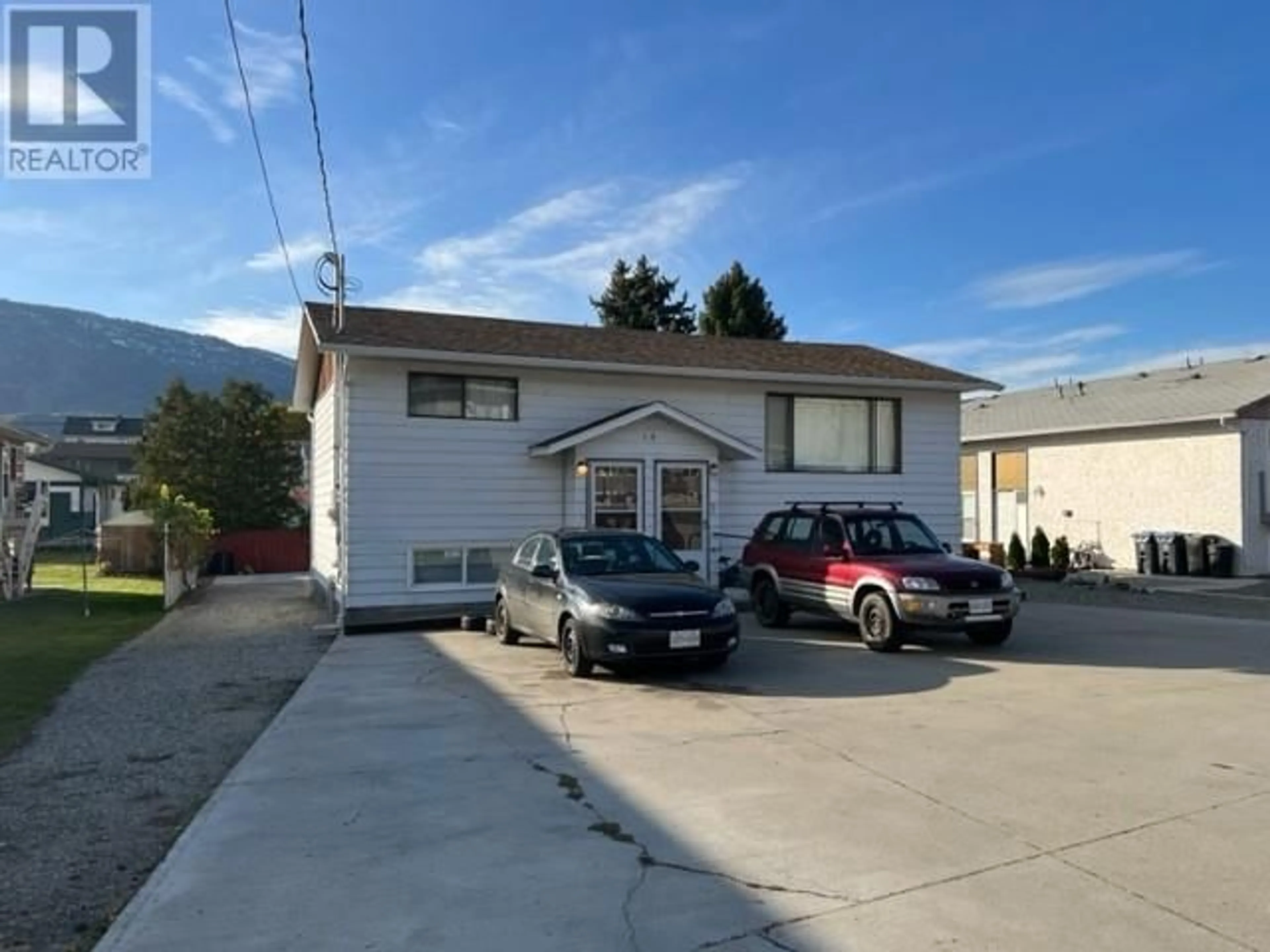 Outside view for 14 JONAGOLD Place Unit# 1 & 2, Osoyoos British Columbia V0H1V2