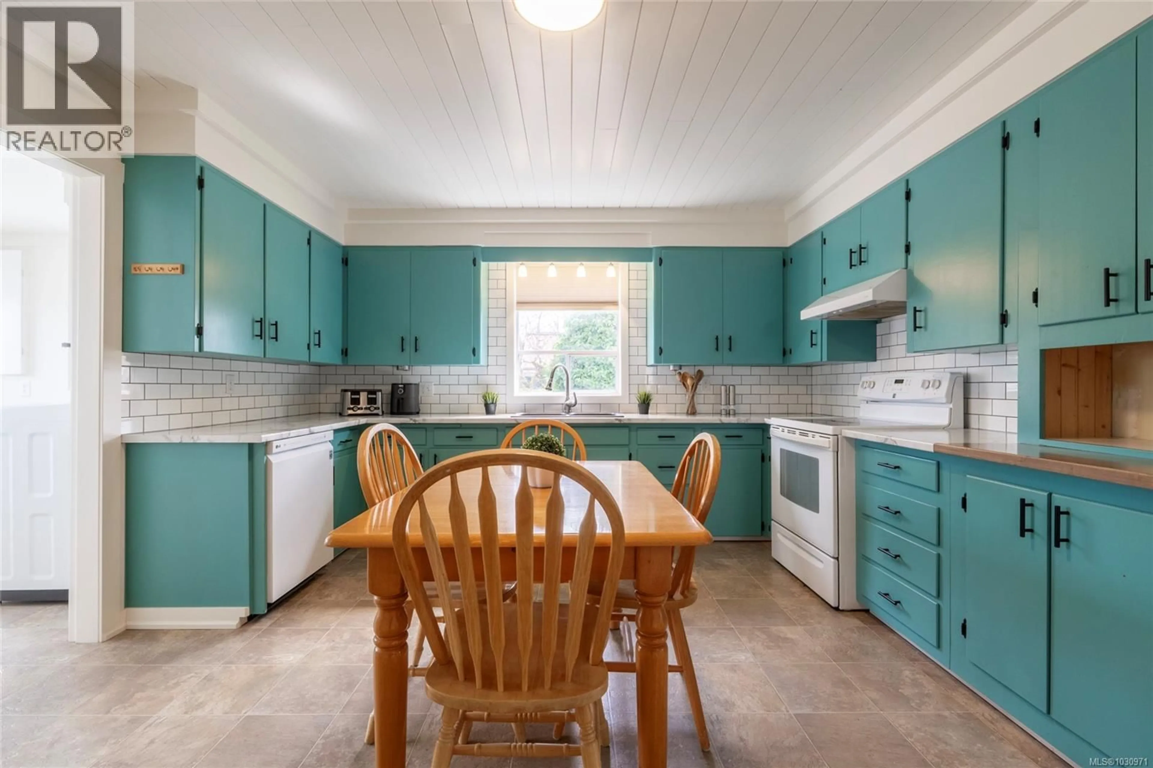 Standard kitchen, unknown for 270 BEECH AVENUE, Duncan British Columbia V9L3J5