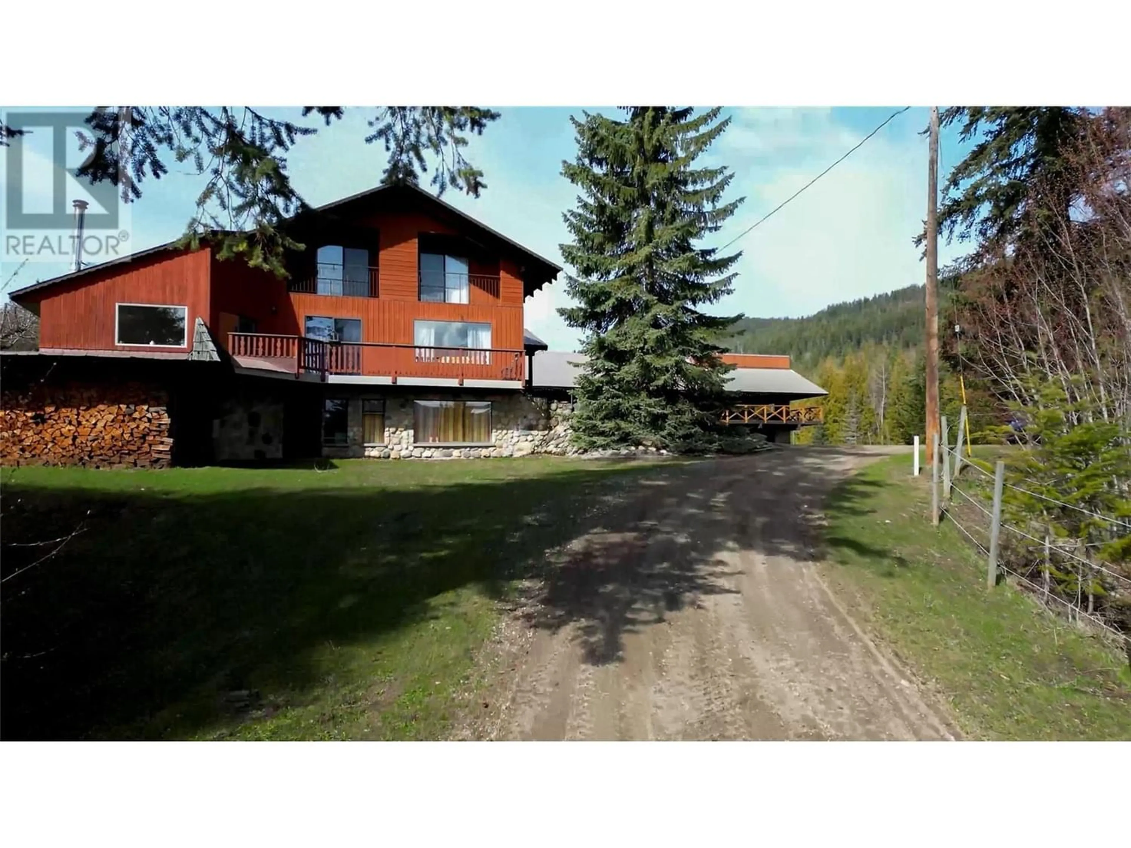 Cottage for 198 Edgar Road, Salmon Arm British Columbia V1E2Y2
