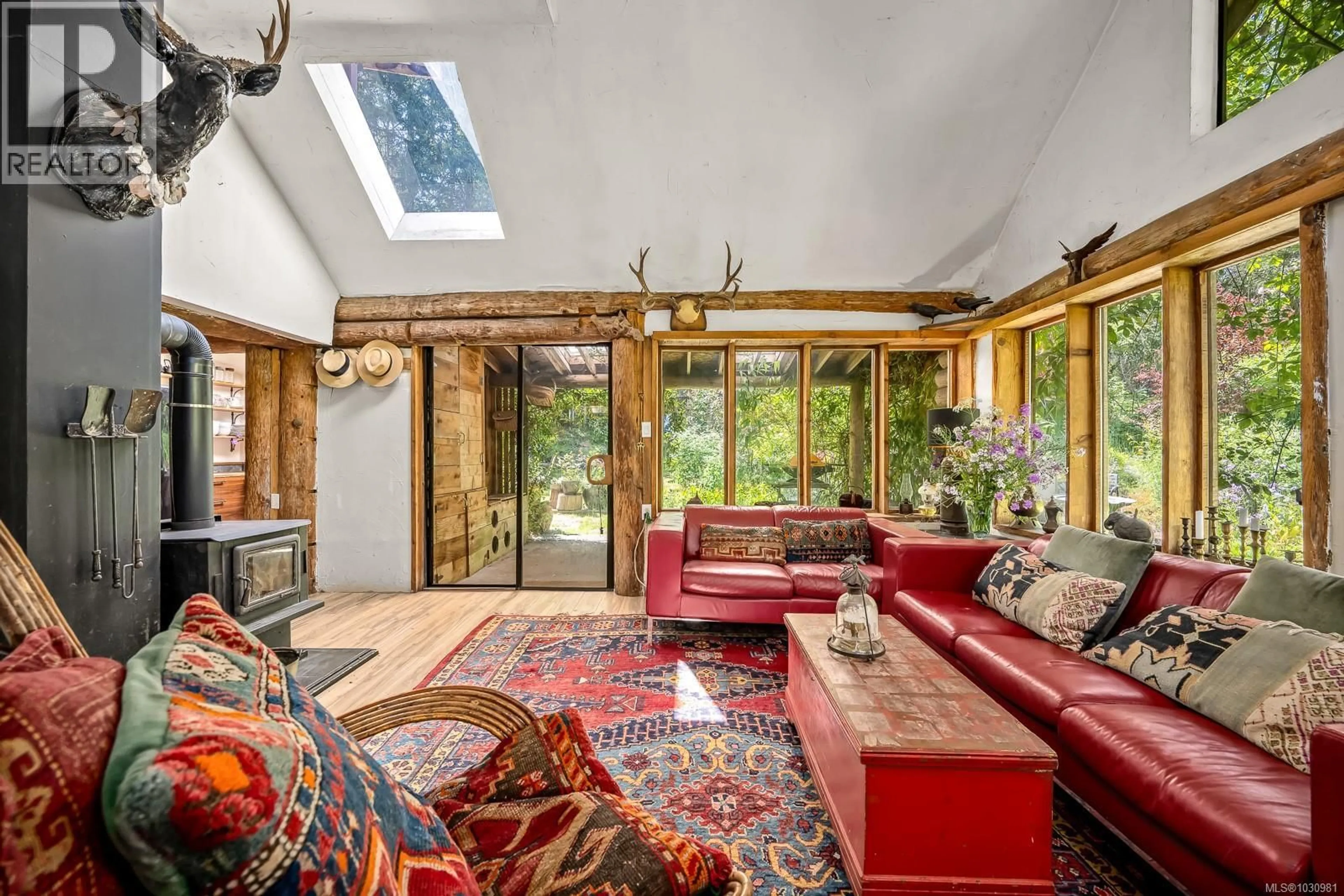 Living room with furniture, unknown for 7555 CENTRAL ROAD, Hornby Island British Columbia V0R1Z0