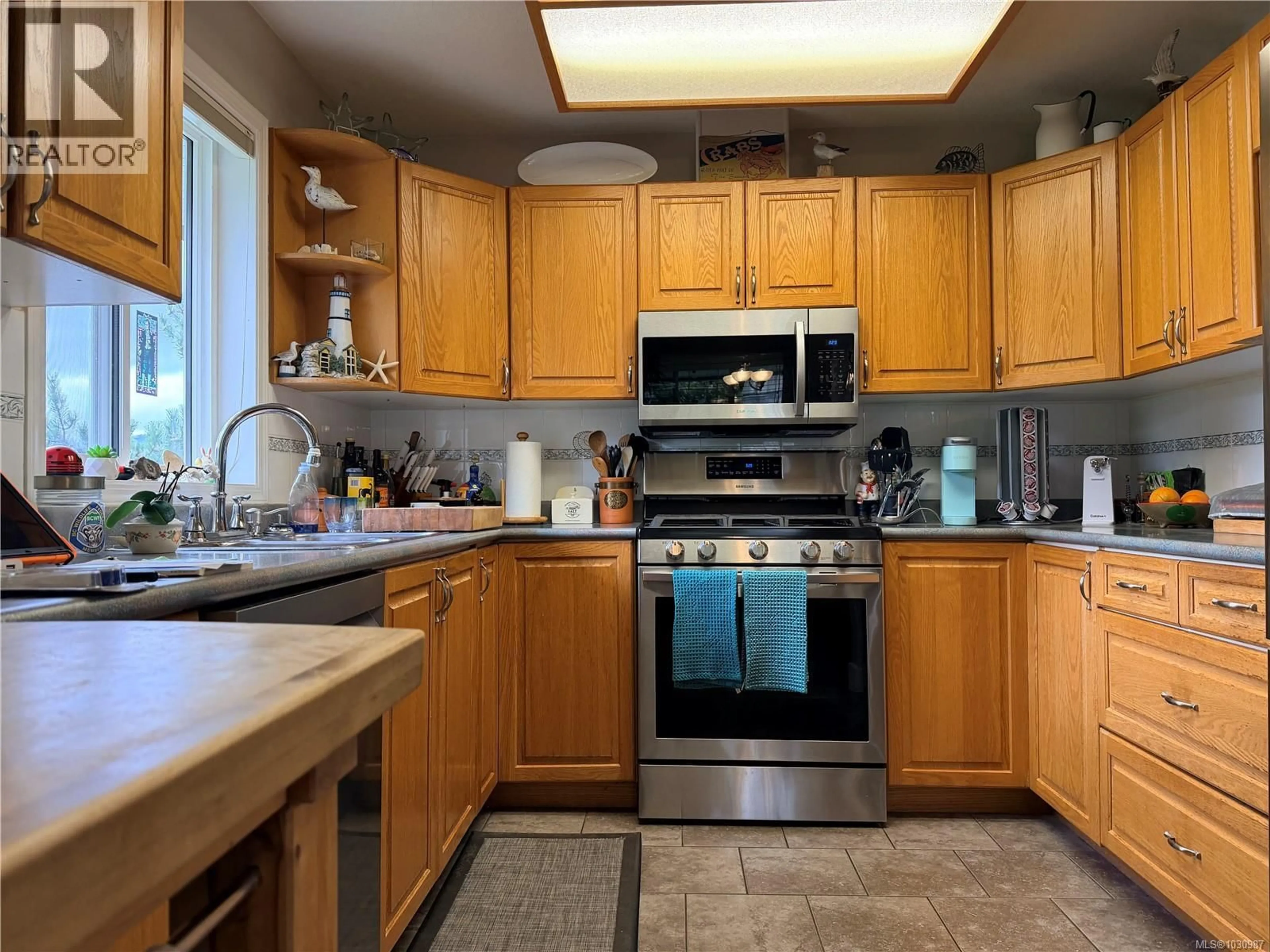 Standard kitchen, unknown for 4201 KENDALL AVENUE, Port Alberni British Columbia V9Y5H9