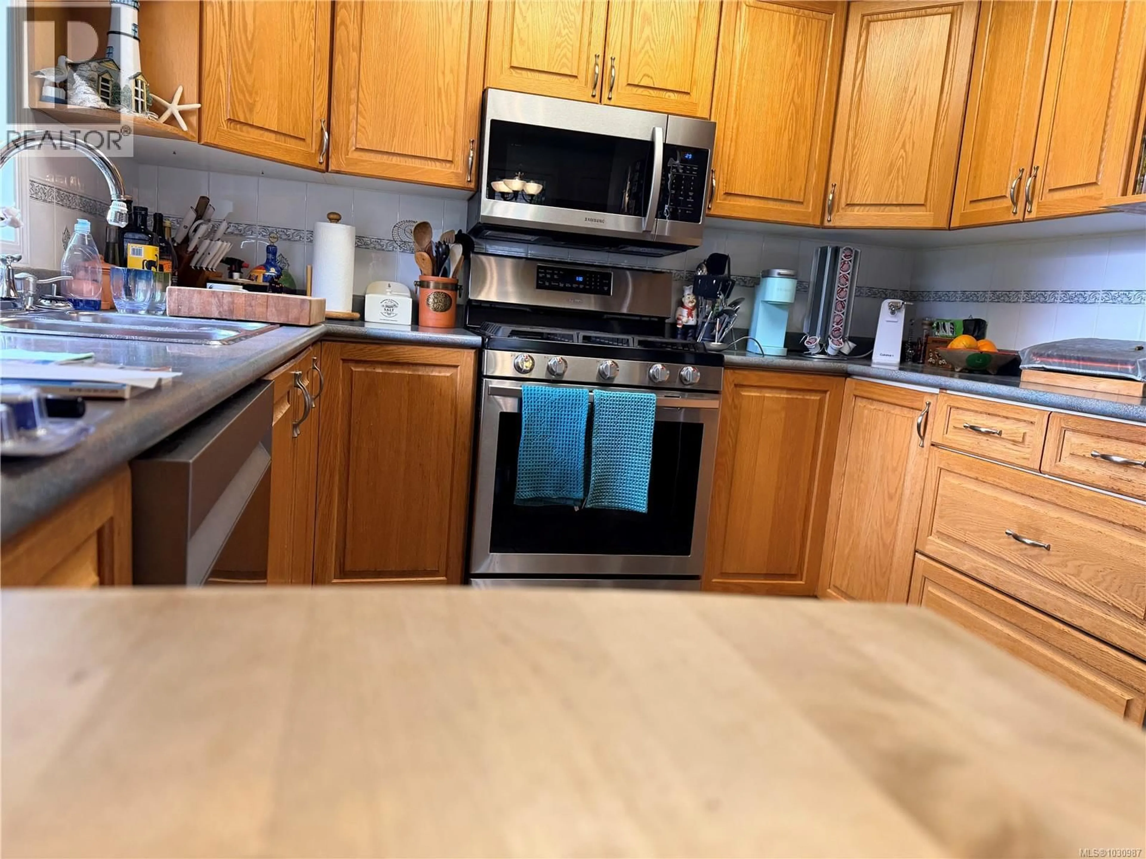 Standard kitchen, unknown for 4201 KENDALL AVENUE, Port Alberni British Columbia V9Y5H9